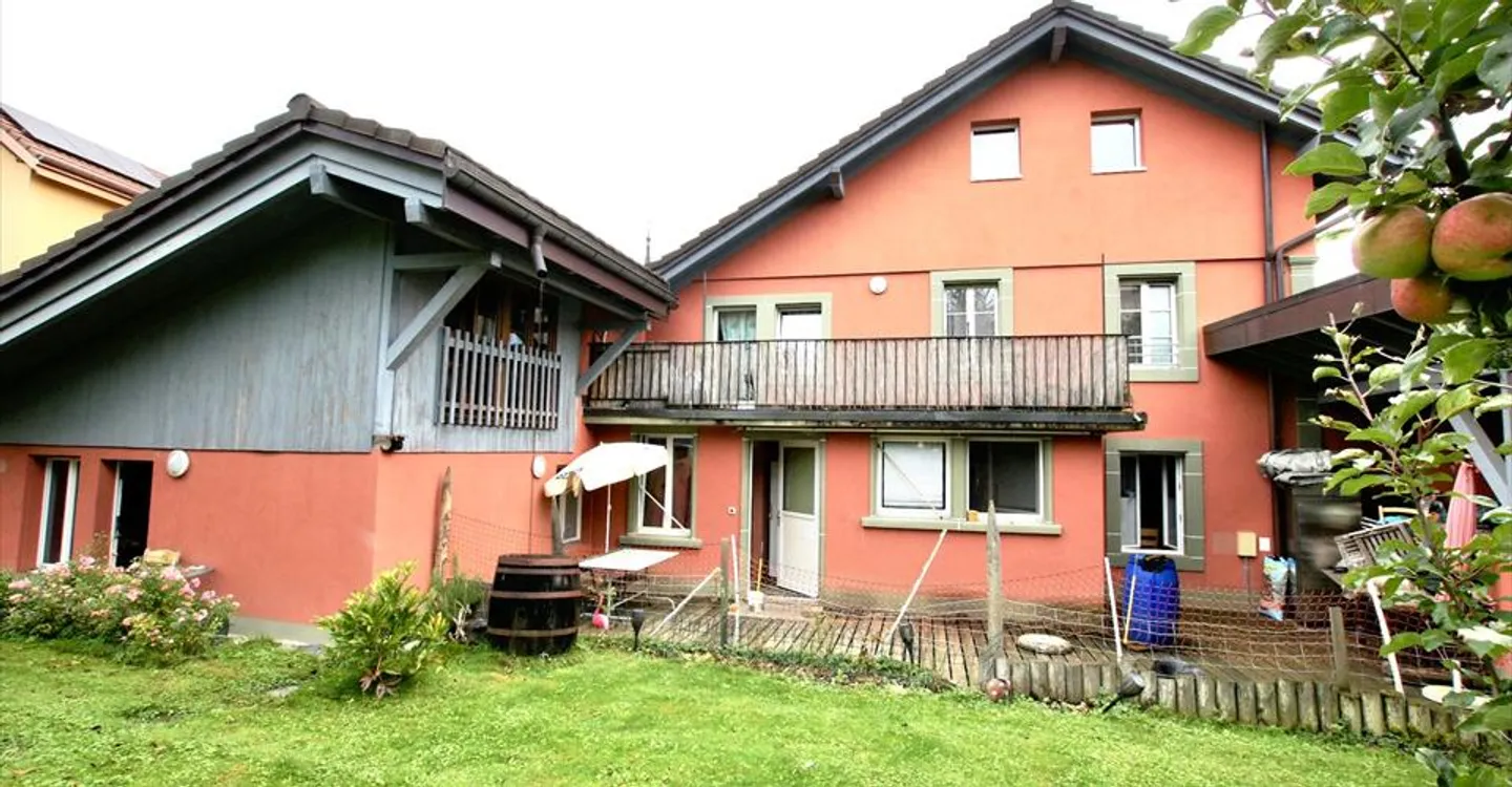 Renovated building in 2016 with 6 apartments + 1 Bar-Restaurant - Photo 1 of 20