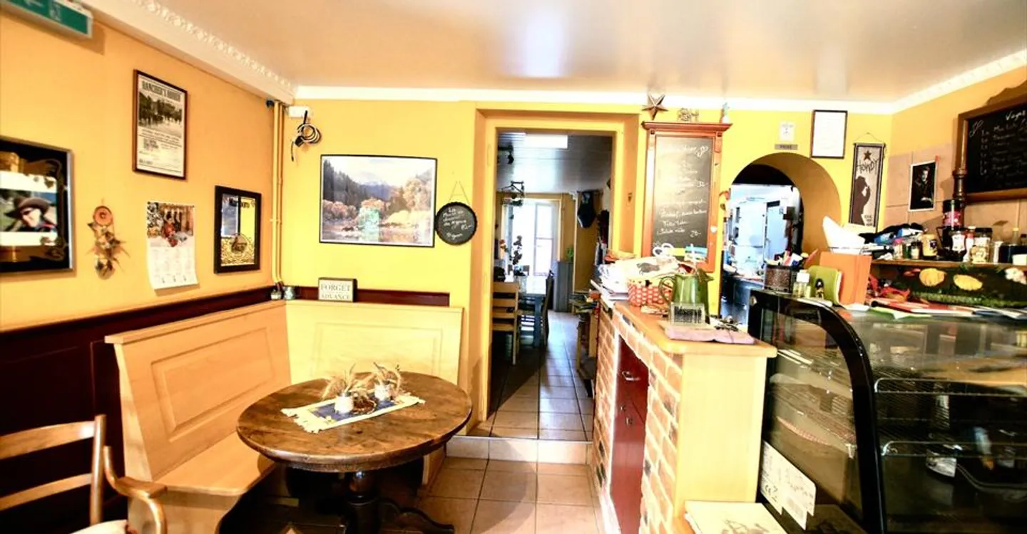 Renovated building in 2016 with 6 apartments + 1 Bar-Restaurant - Photo 5 of 20