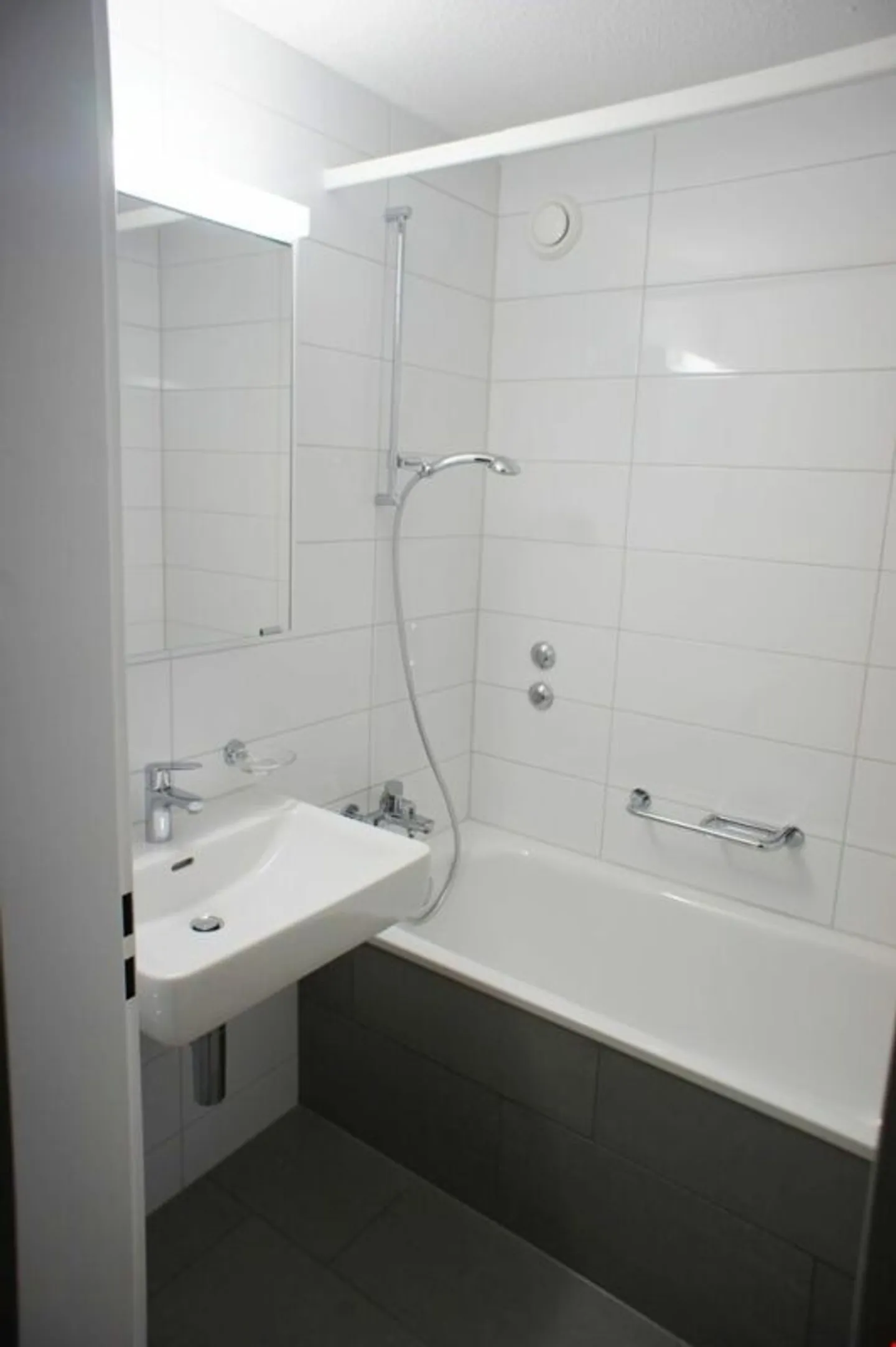 Appartement moderne avec vue sur le lac - Photo 7 sur 12