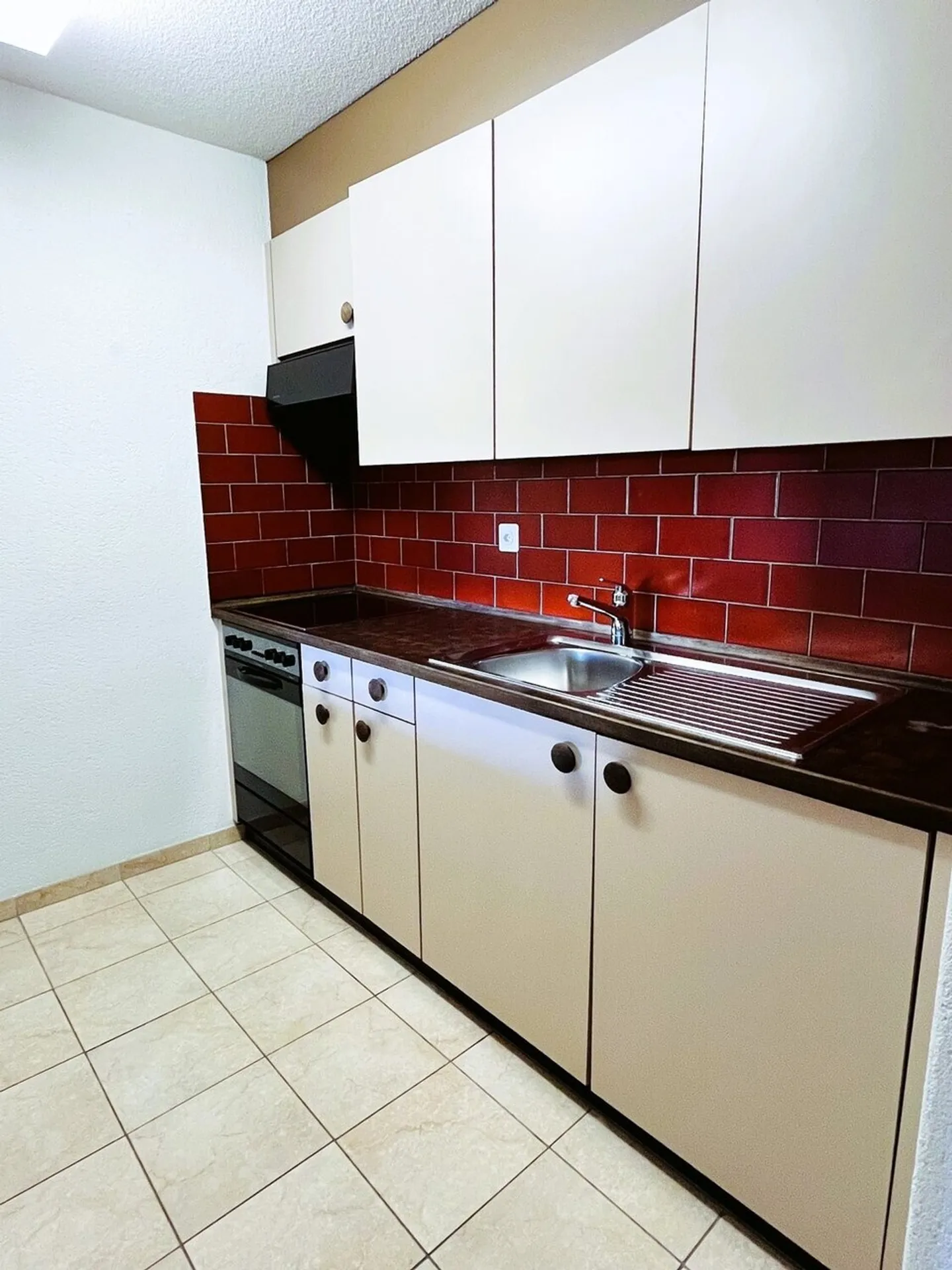 Appartamento 2.5 locali in posizione privilegiata vicino al lago di Thun - Foto 2 di 6