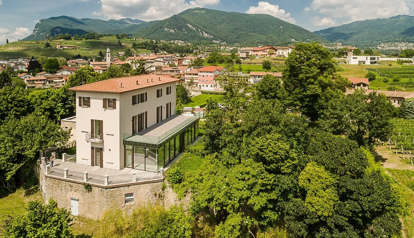 COLDREO - FOR RENT SPLENDID DUPLEX APARTMENT IMMERSED IN GREENERY (ref. 102) - Photo 1 of 13