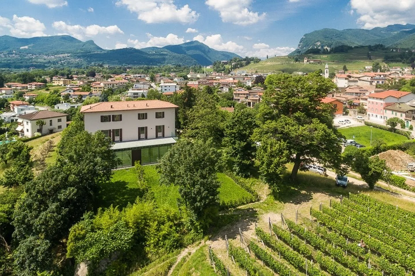 COLDREO - FOR RENT SPLENDID DUPLEX APARTMENT IMMERSED IN GREENERY (ref. 102) - Photo 9 of 13