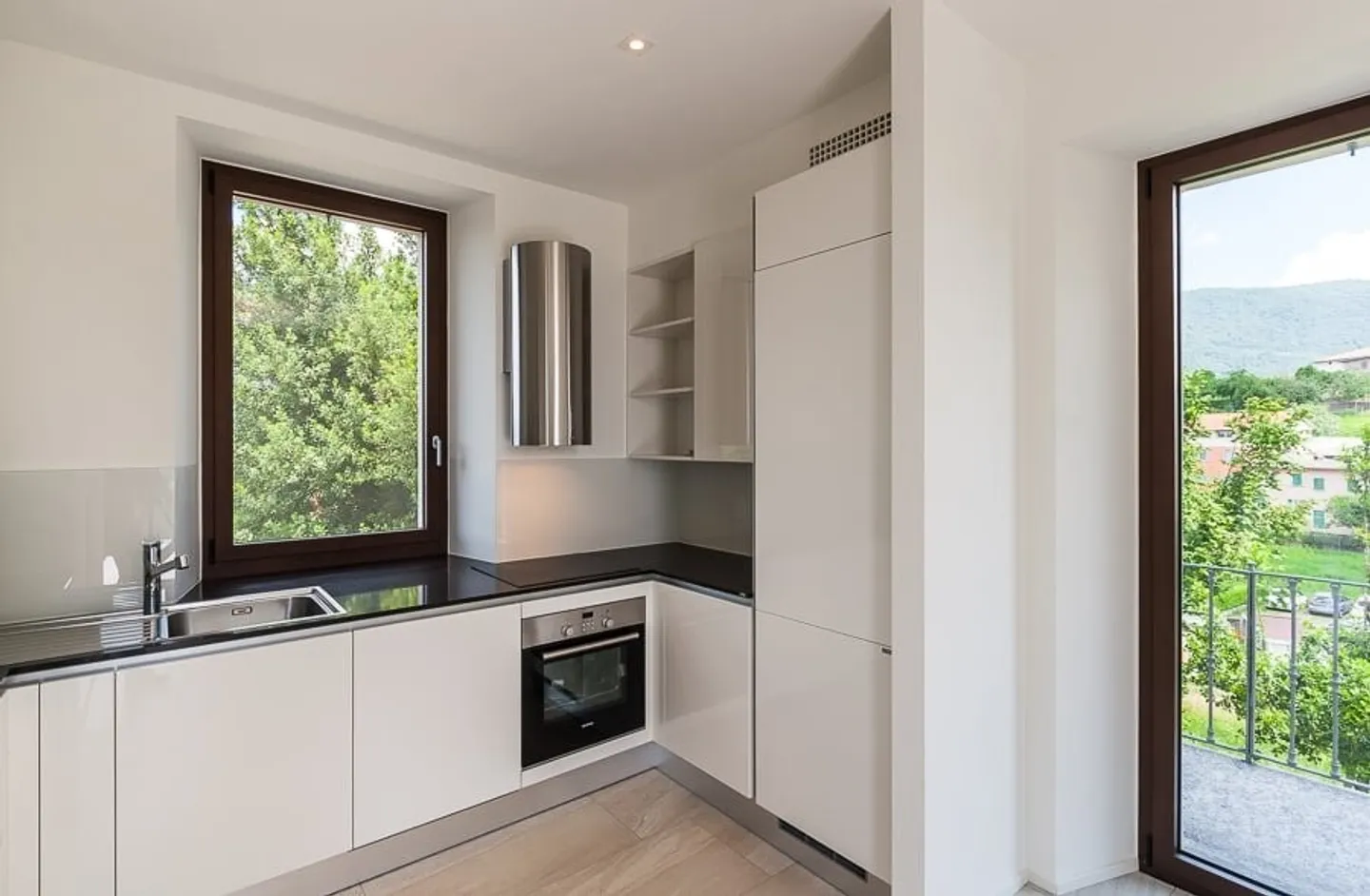 COLDREO - FOR RENT SPLENDID DUPLEX APARTMENT IMMERSED IN GREENERY (ref. 102) - Photo 4 of 13