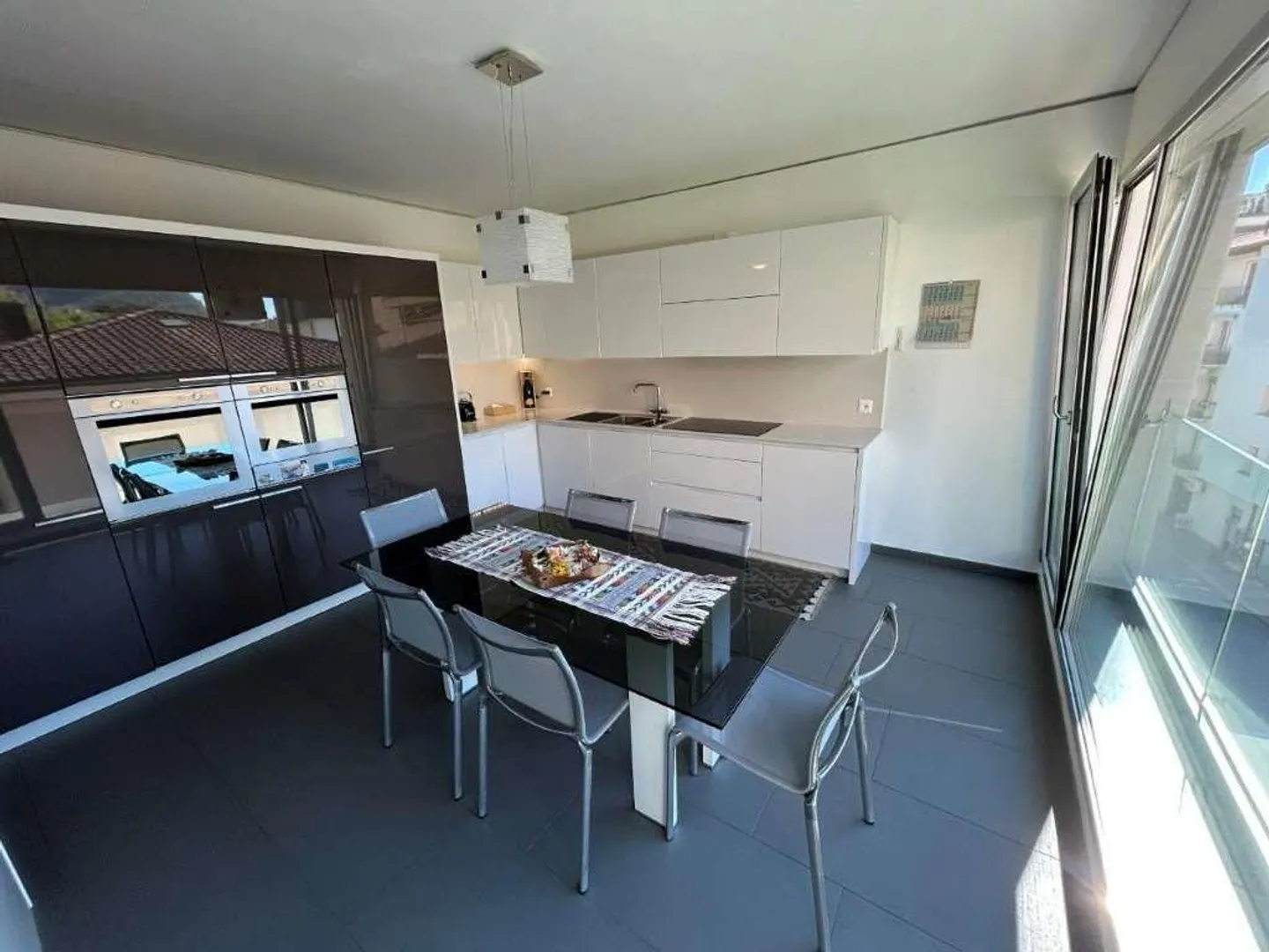 LUGANO: MODERN 4.5 ROOM APARTMENT WITH LARGE TERRACE - Photo 9 of 12