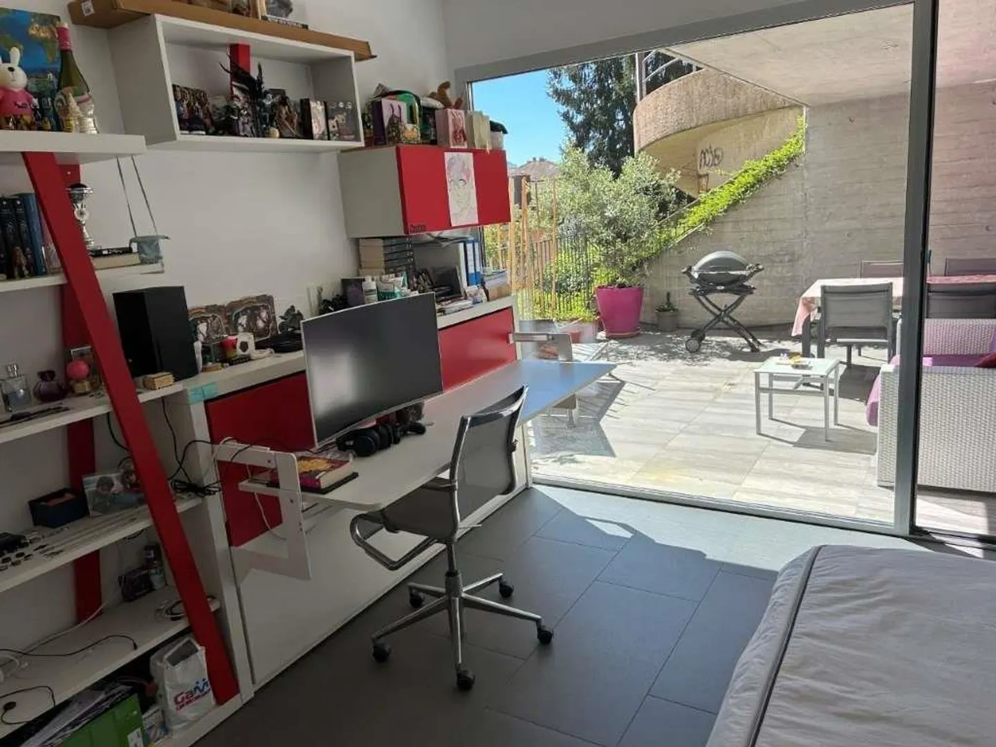 LUGANO: MODERN 4.5 ROOM APARTMENT WITH LARGE TERRACE - Photo 10 of 12