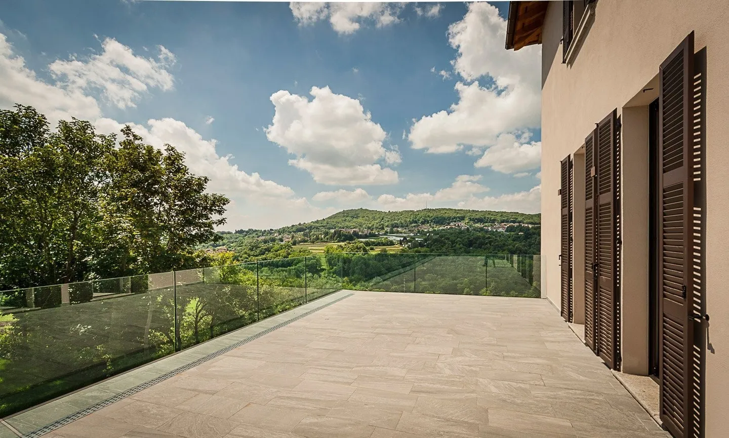 COLDREO - FOR RENT SPLENDID DUPLEX APARTMENT IMMERSED IN GREENERY (ref. 102) - Photo 6 of 13