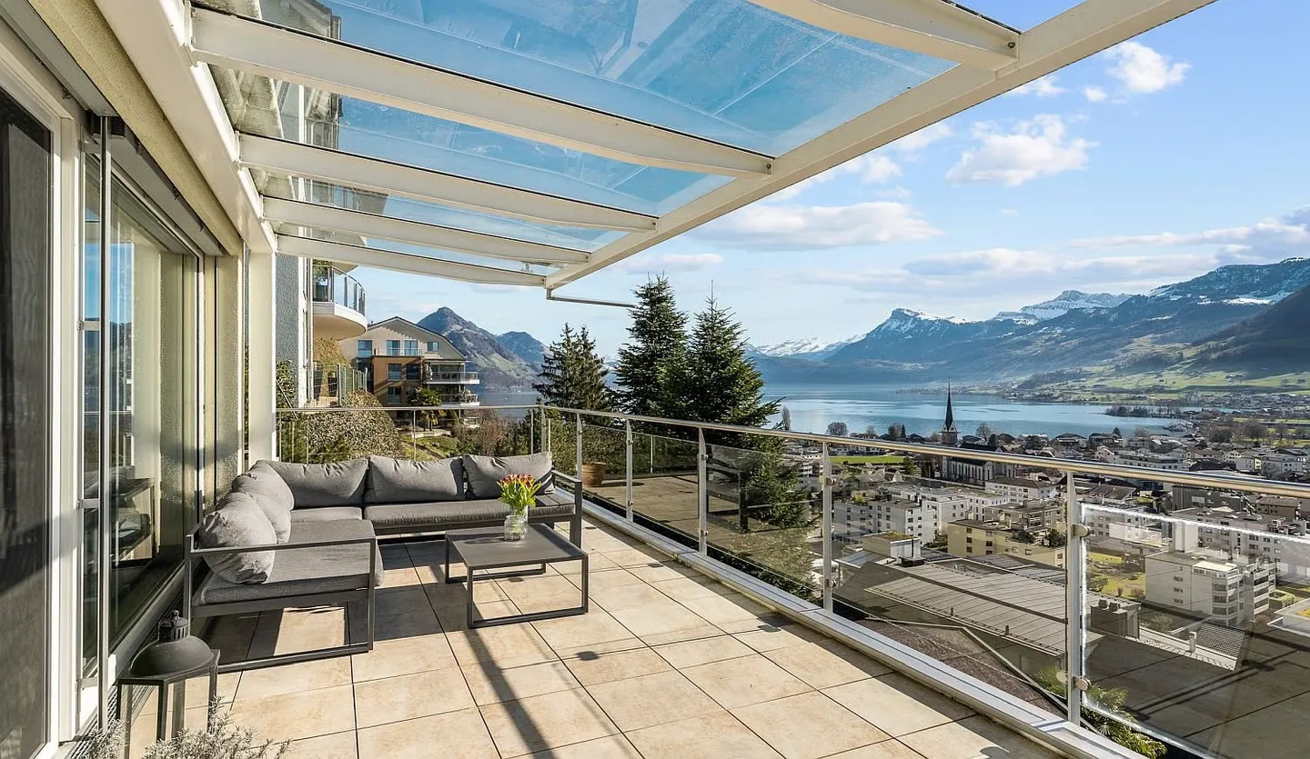DREAMLIKE VIEW SEEKS NEW ENJOYERS - STYLISH LIVING ABOVE THE LAKE ***** - Photo 6 of 16