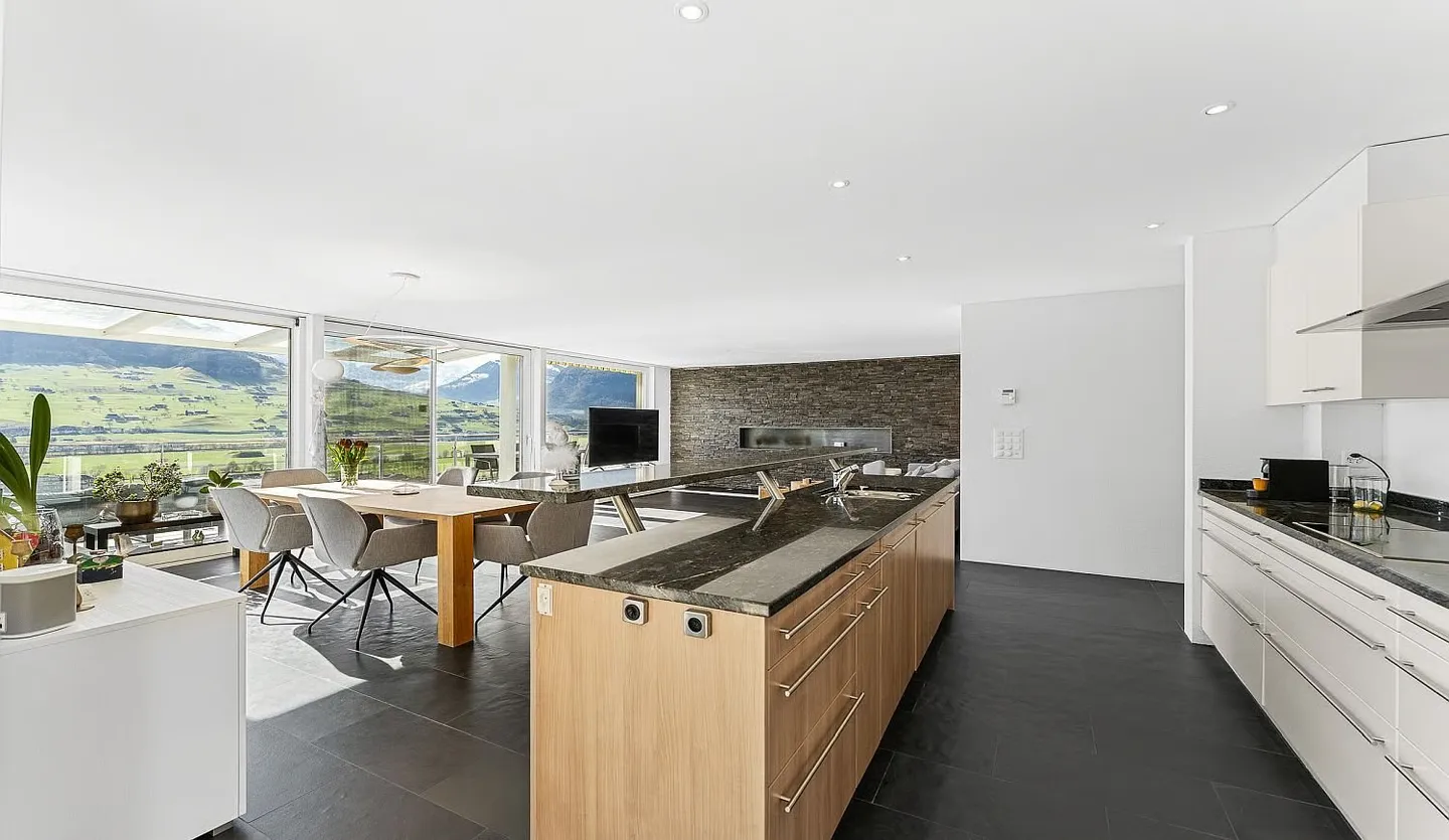 DREAMLIKE VIEW SEEKS NEW ENJOYERS - STYLISH LIVING ABOVE THE LAKE ***** - Photo 7 of 16