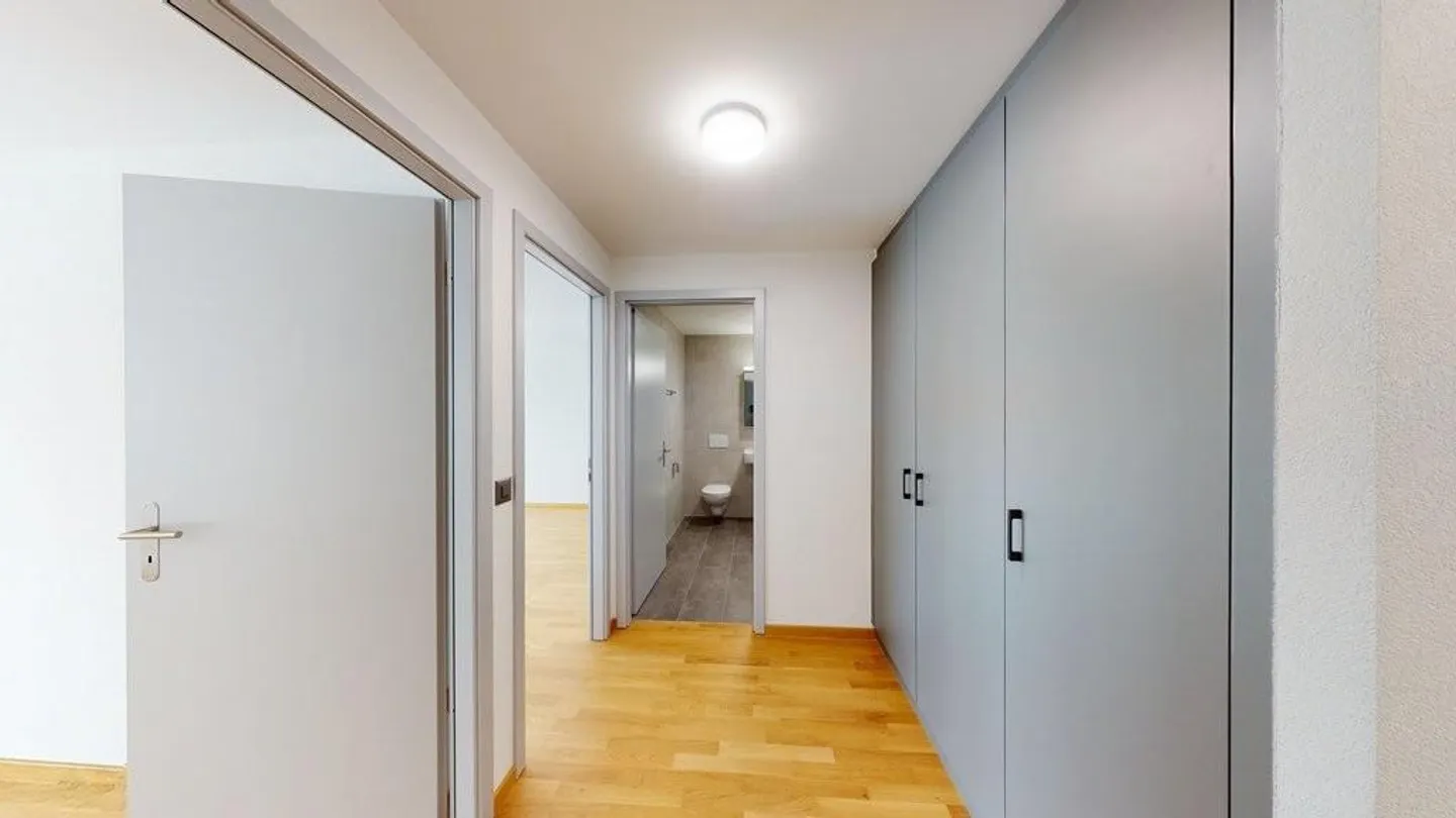 Are you looking for accommodation close to the CFF train station with parking? - Photo 6 of 12
