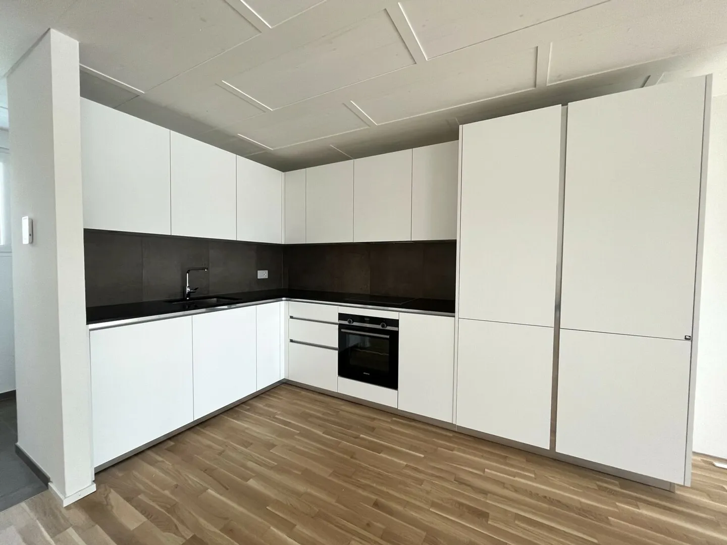 Wunderschöne 4,5-Zimmer-Wohnung mit Terrasse in Romanel-sur-Lausanne - Foto 3 von 11