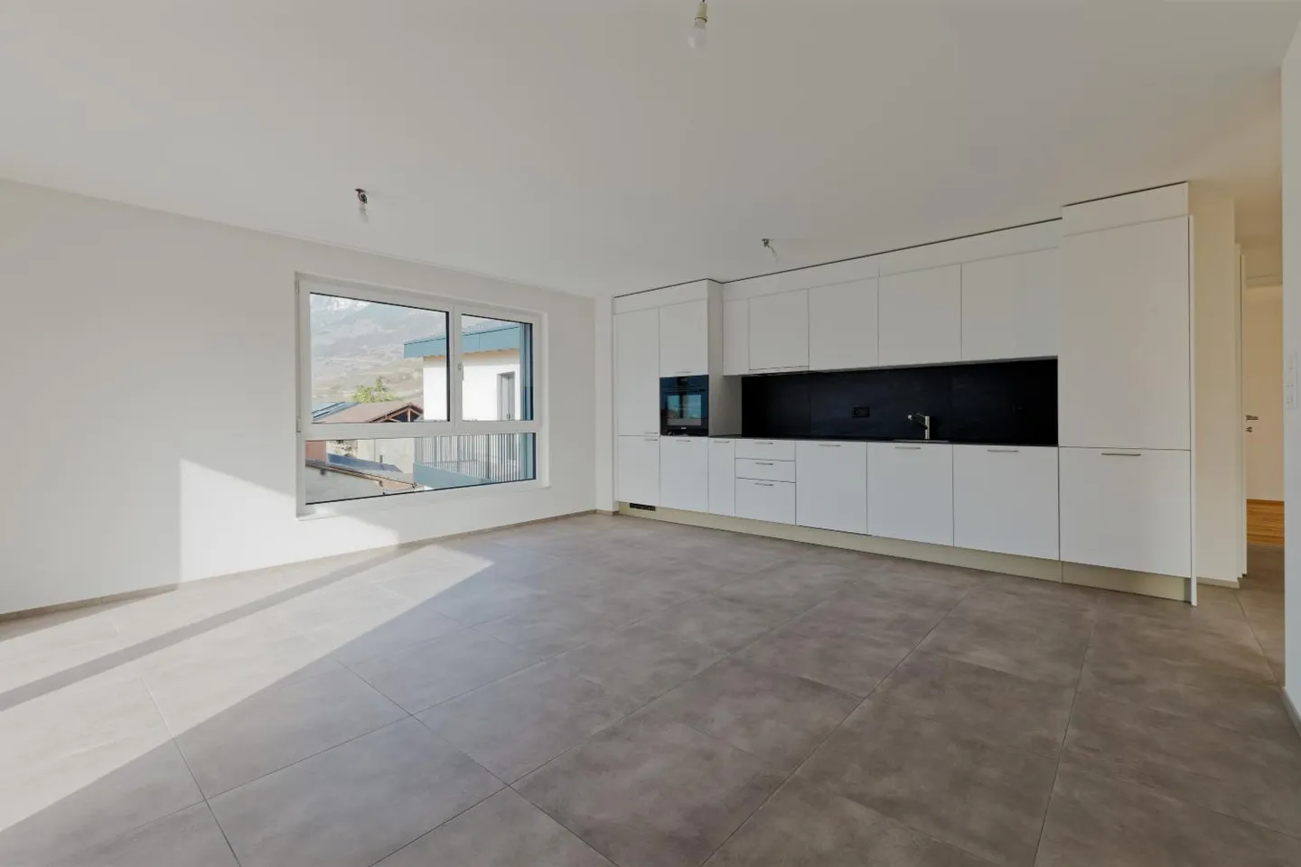 Apartment - Photo 2 of 9