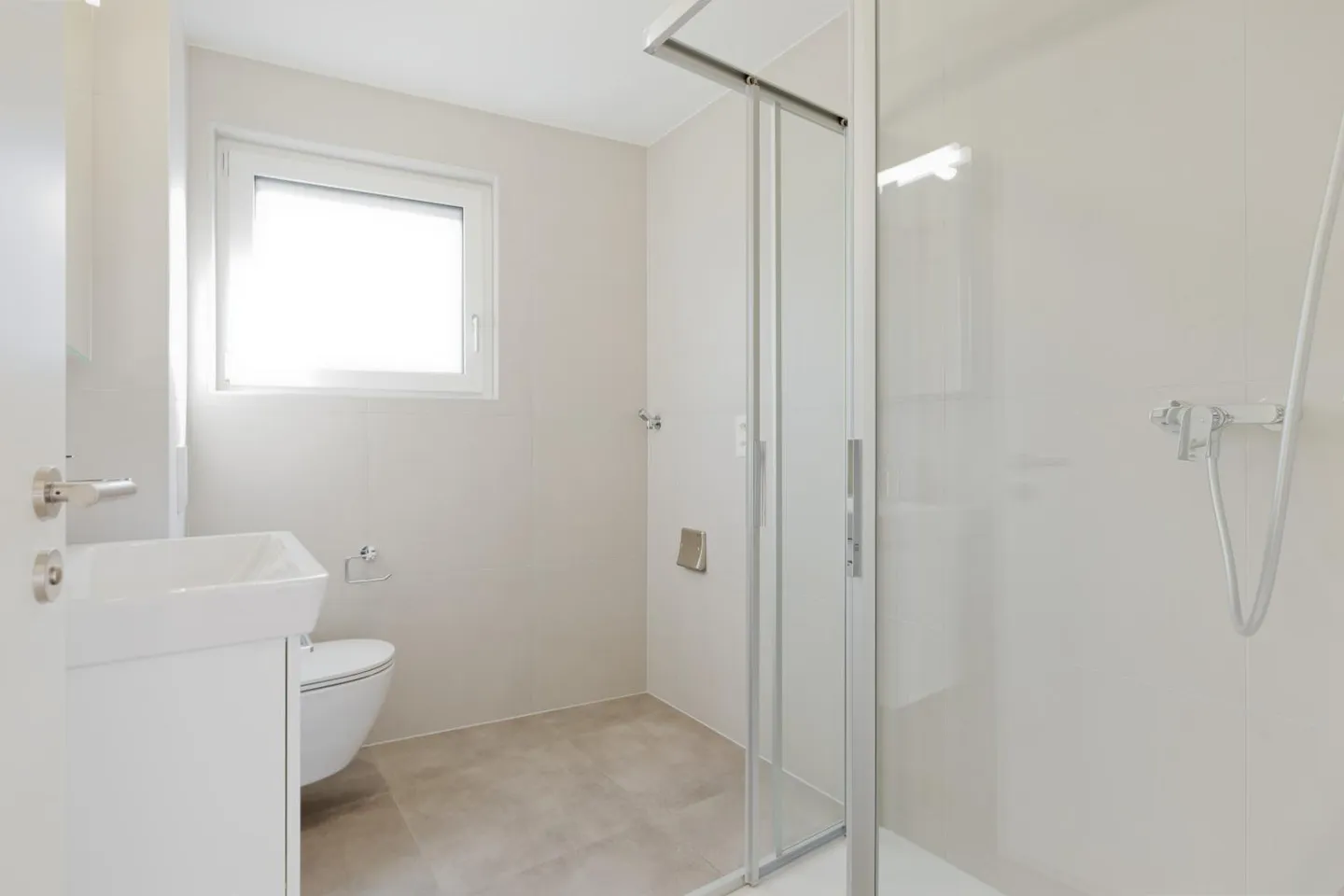 Apartment - Photo 5 of 9