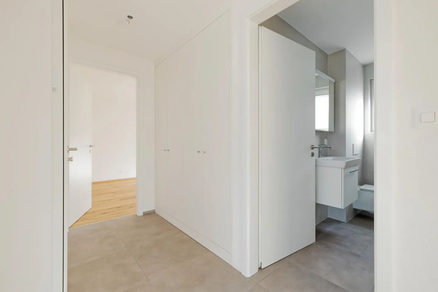 Apartment - Photo 6 of 9