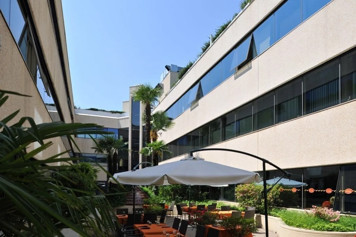 LUGANO NORTH - OFFICE RENTALS FURNISHED FROM 17 TO 60 SQM IN A STRATEGIC AREA - Photo 9 of 17