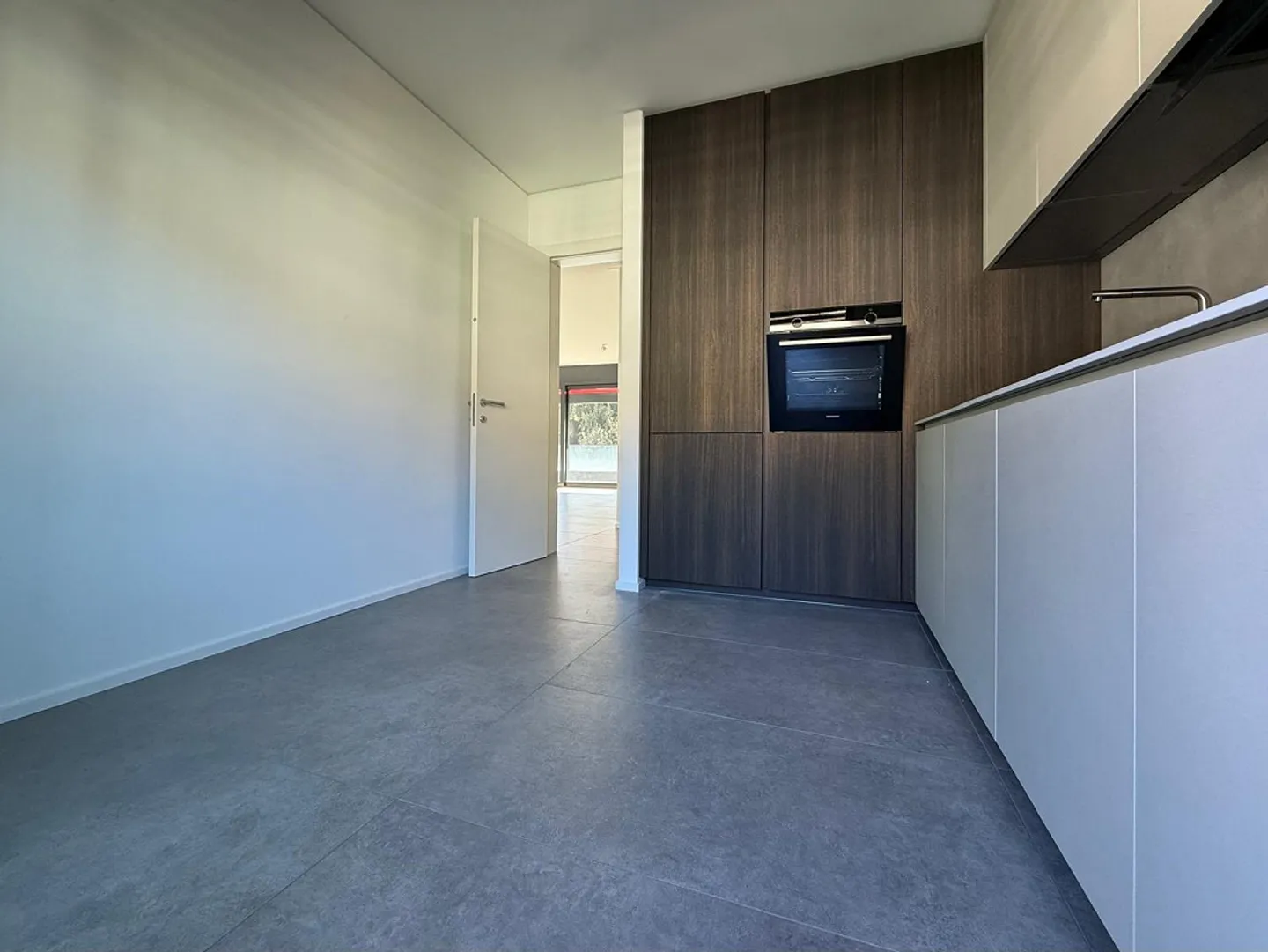 APPARTAMENTO LUMINOSO DI 4,5 STANZE AL PRIMO PIANO CON DUE TERRAZZE A VACALLO - Foto 5 di 10