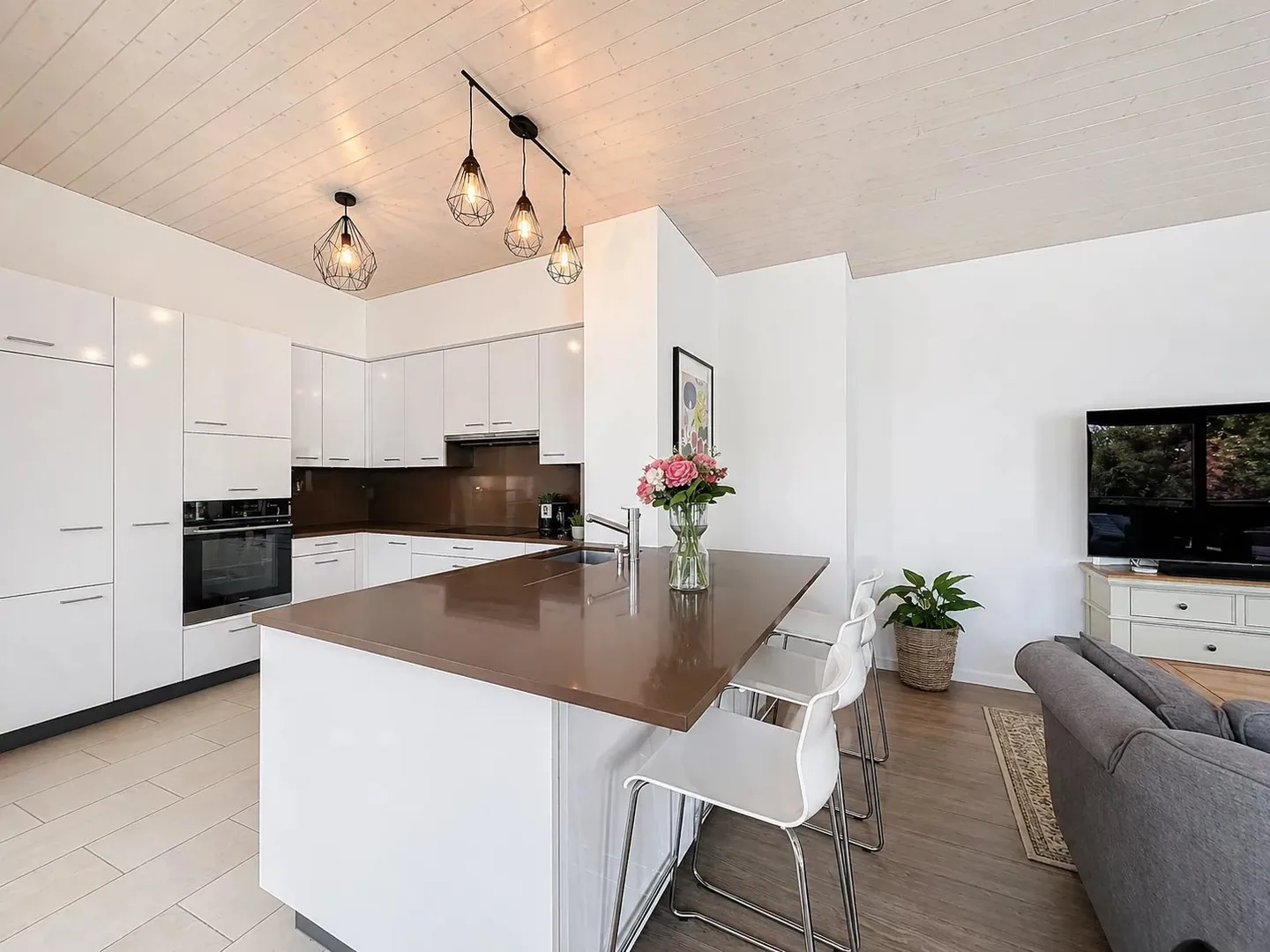 Charming Apartment in Lutry - Photo 3 of 7