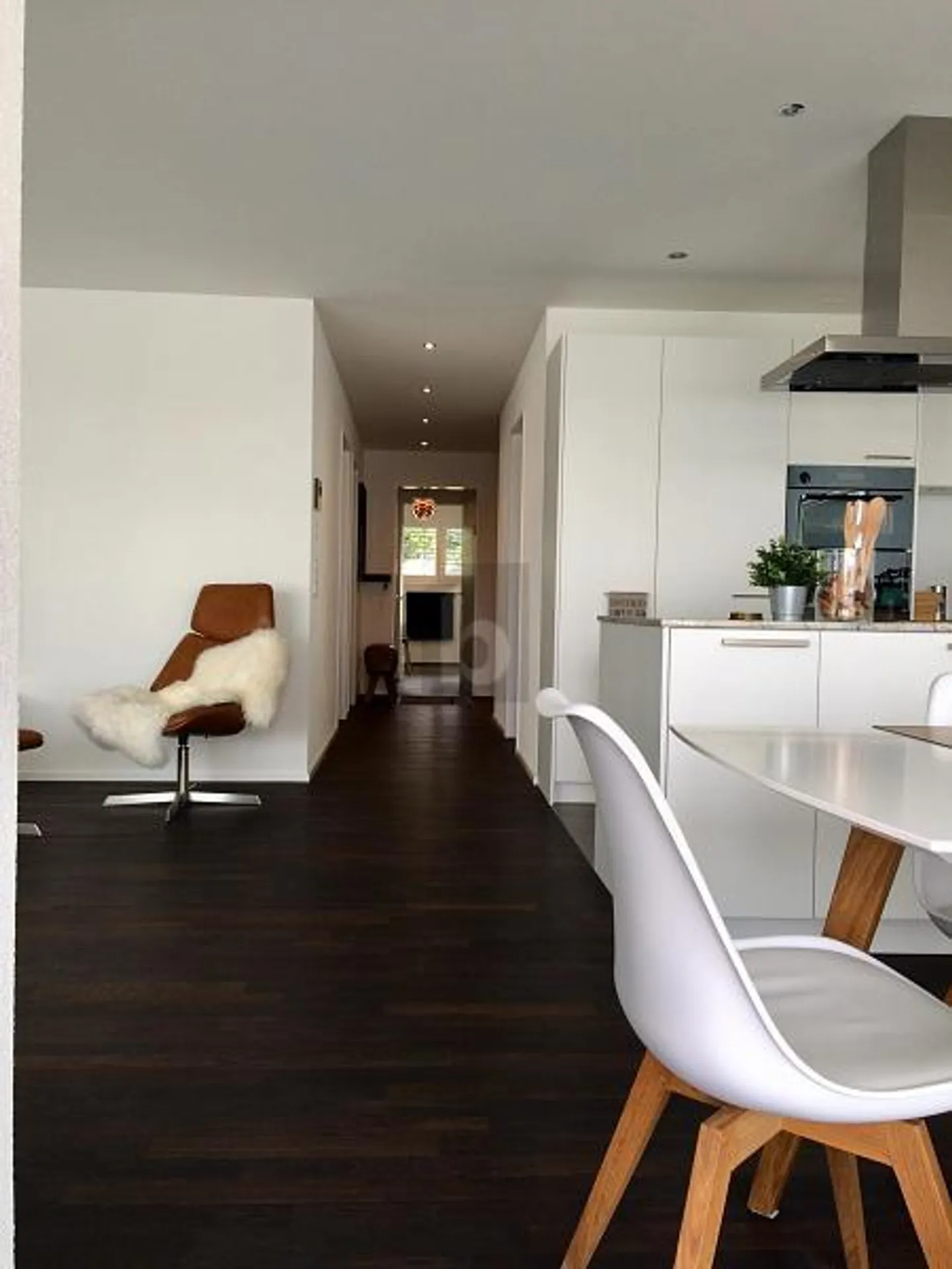 LIGHT-FLOODED, MODERN, IN OWNERSHIP STANDARD - Photo 3 of 6