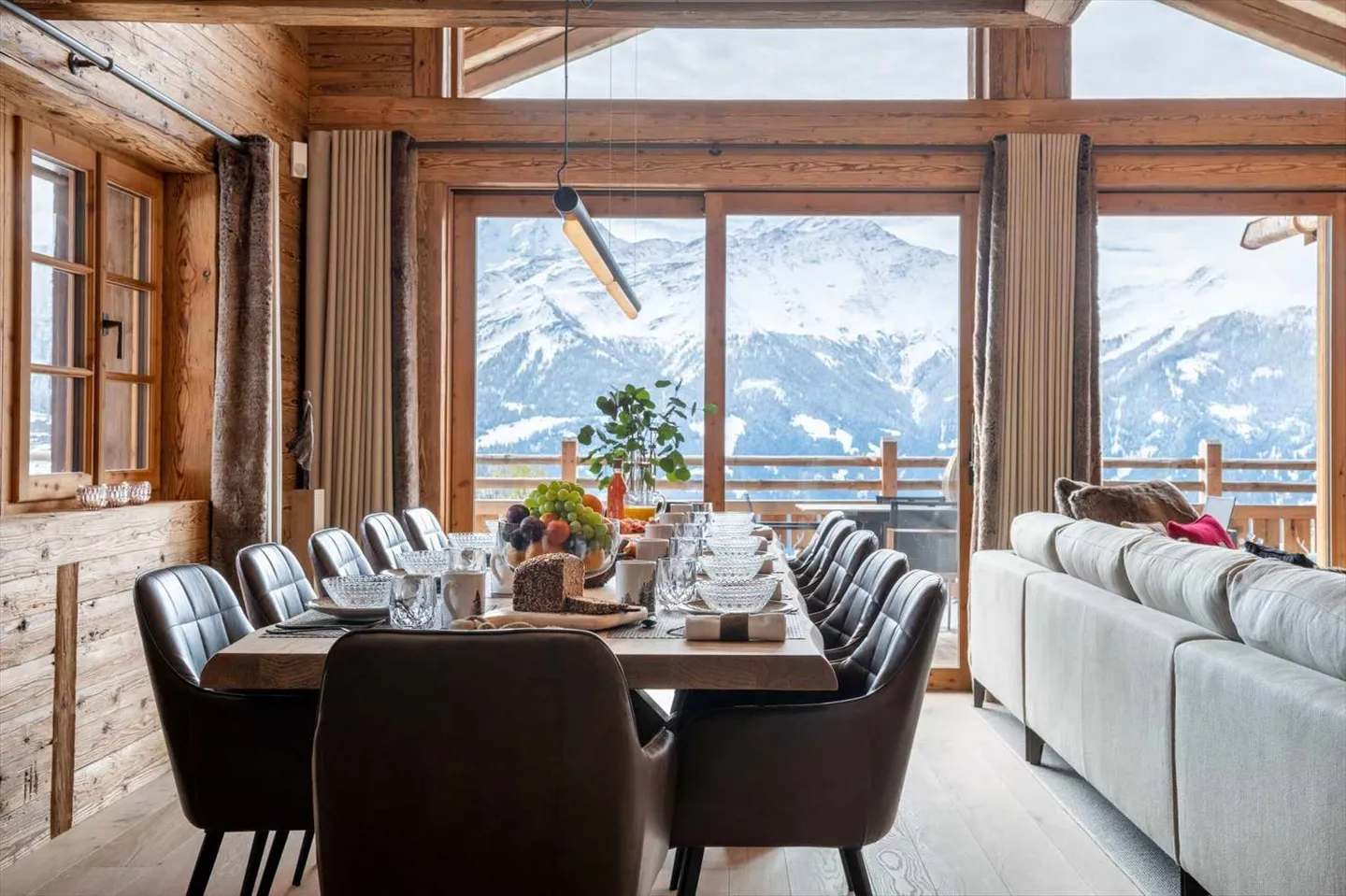SUPERBE CHALET - VUE PANORAMIQUE - 5 CHAMBRES - Photo 5 sur 12