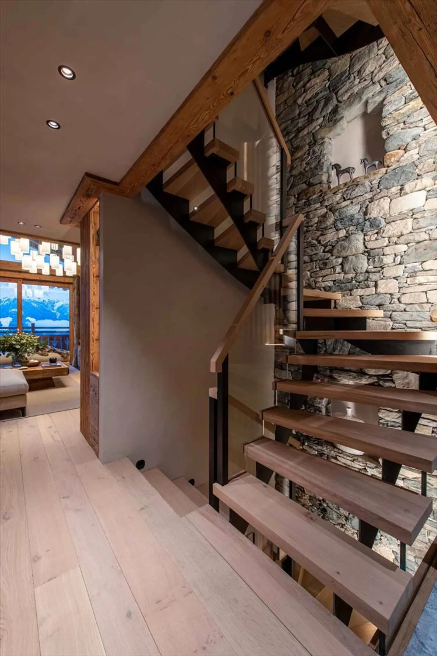SUPERBE CHALET - VUE PANORAMIQUE - 5 CHAMBRES - Photo 7 sur 12