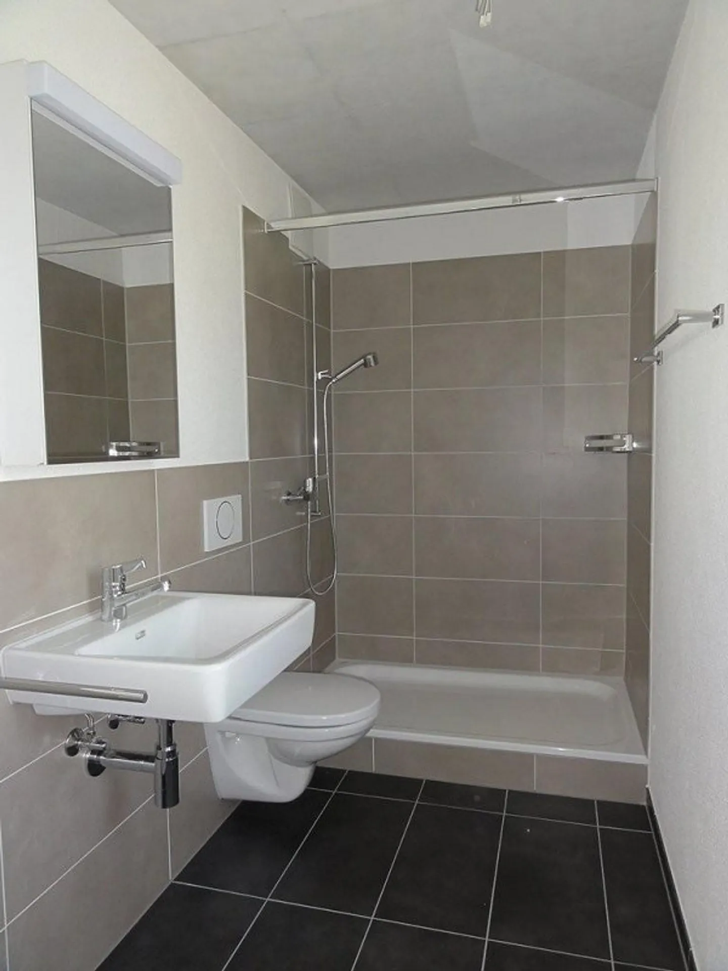 Looking for a new, modern home? - Photo 5 of 10
