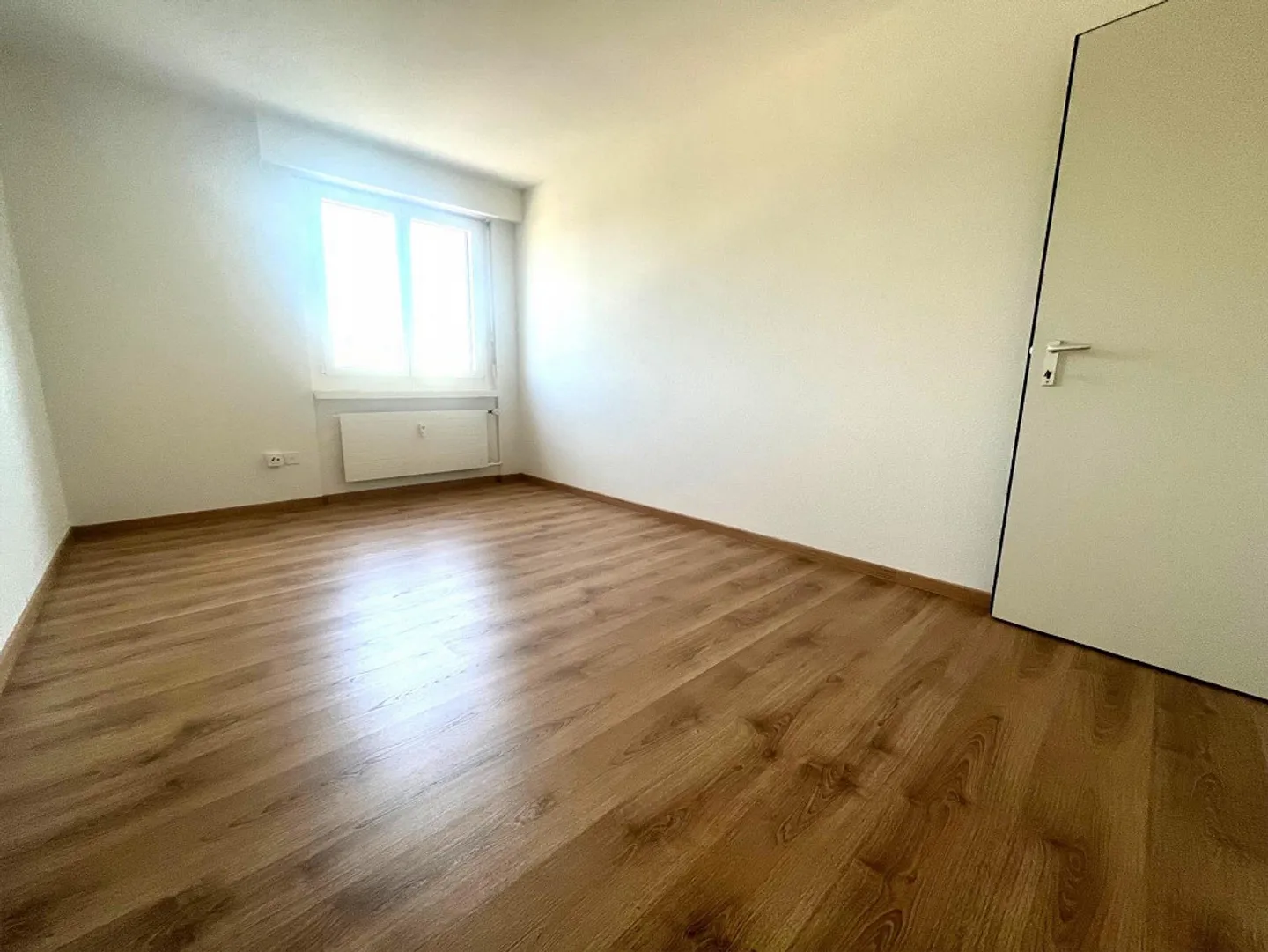 Appartement spacieux avec beau balcon sud - Photo 5 sur 12