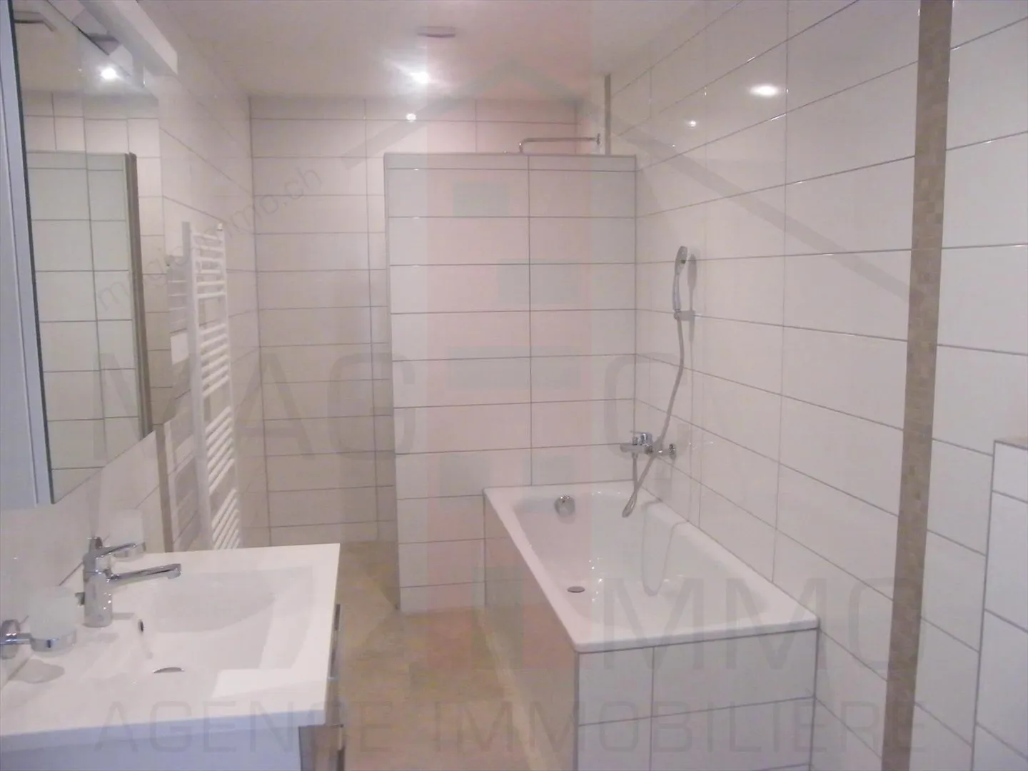 Immeuble mixte - Photo 2 sur 9