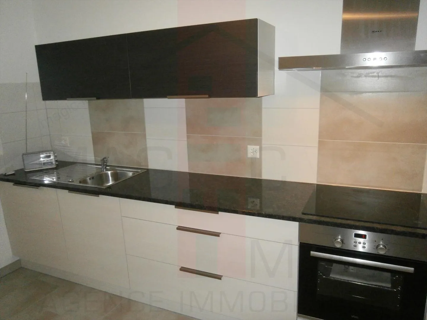 Immeuble mixte - Photo 3 sur 9