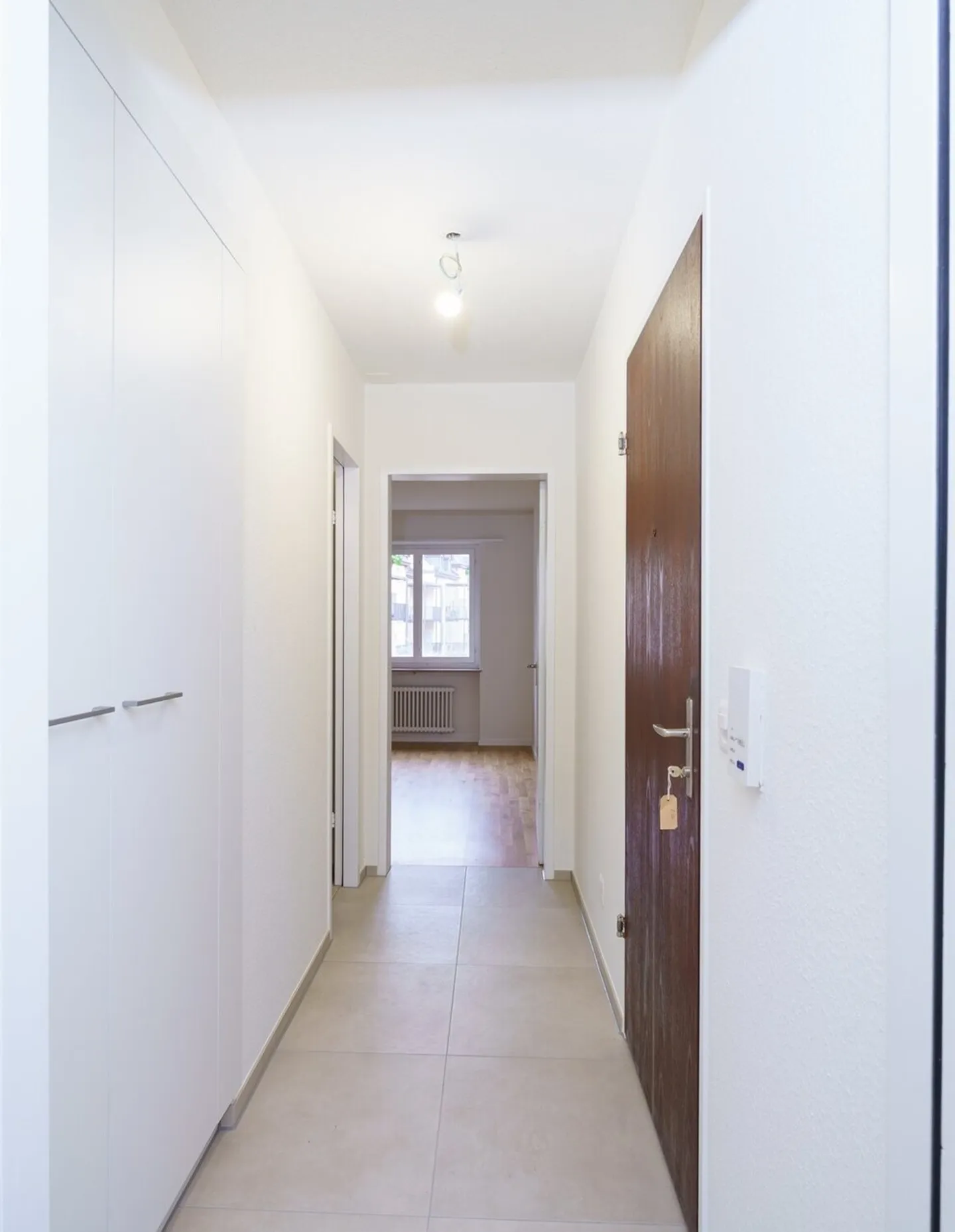 Renovated 2-room apartment on the 2nd floor in the popular Gundeli - Photo 3 of 8