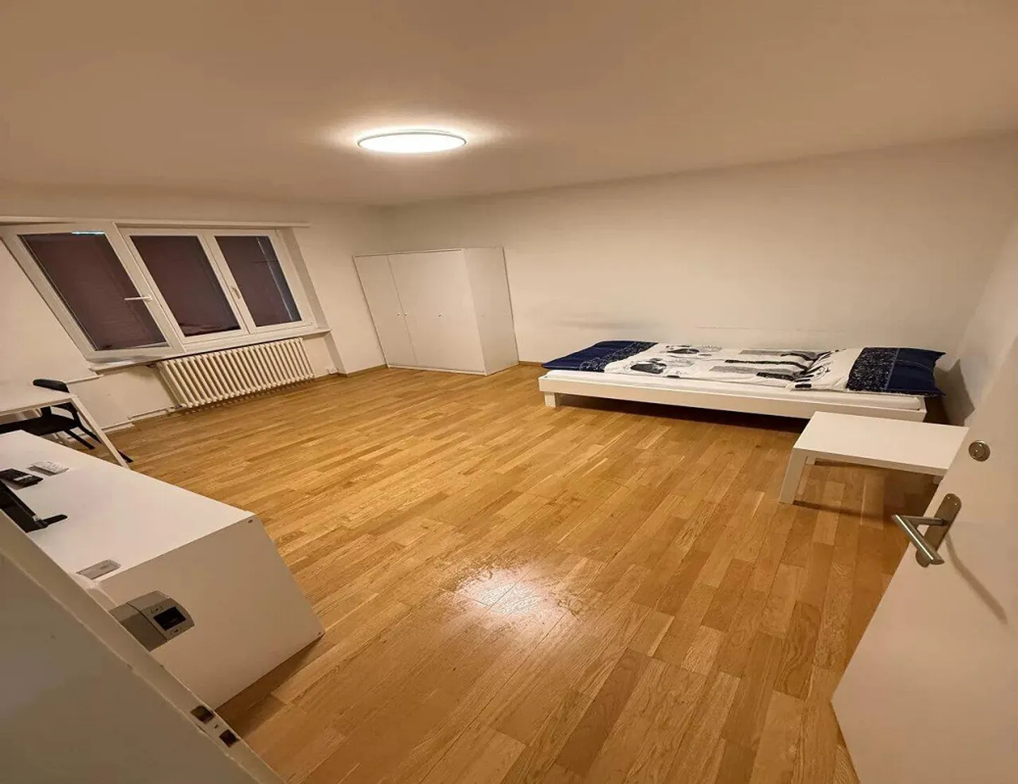 Bright furnished room in 'Kloten' - flexible and all-inclusive - Photo 1 of 12