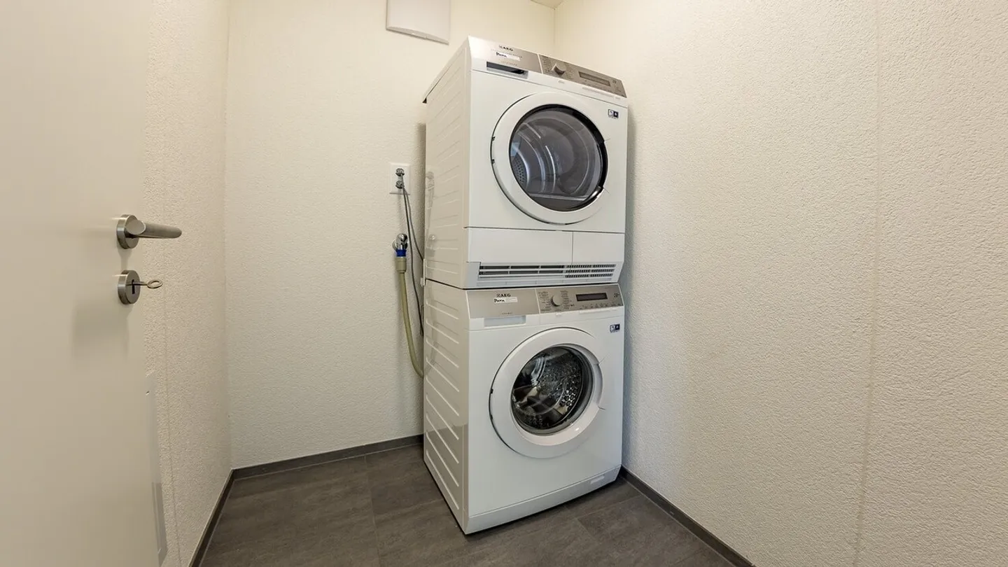 Modern 3½ Room Attic Apartment in the Village Center - Photo 8 of 10