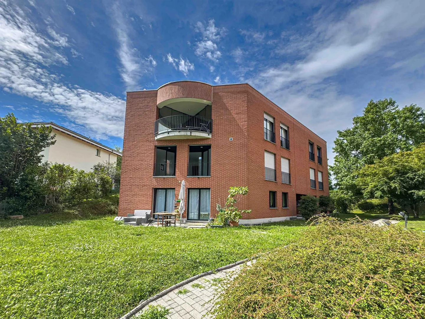 4.5 rooms in Rovio surrounded by greenery - Photo 4 of 6