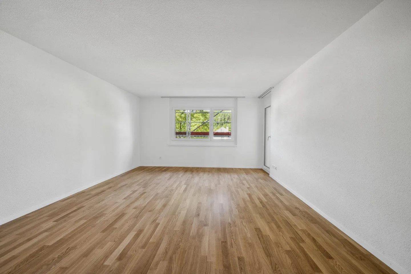 Embrach, situato centralmente, appartamento soleggiato - Foto 2 di 6