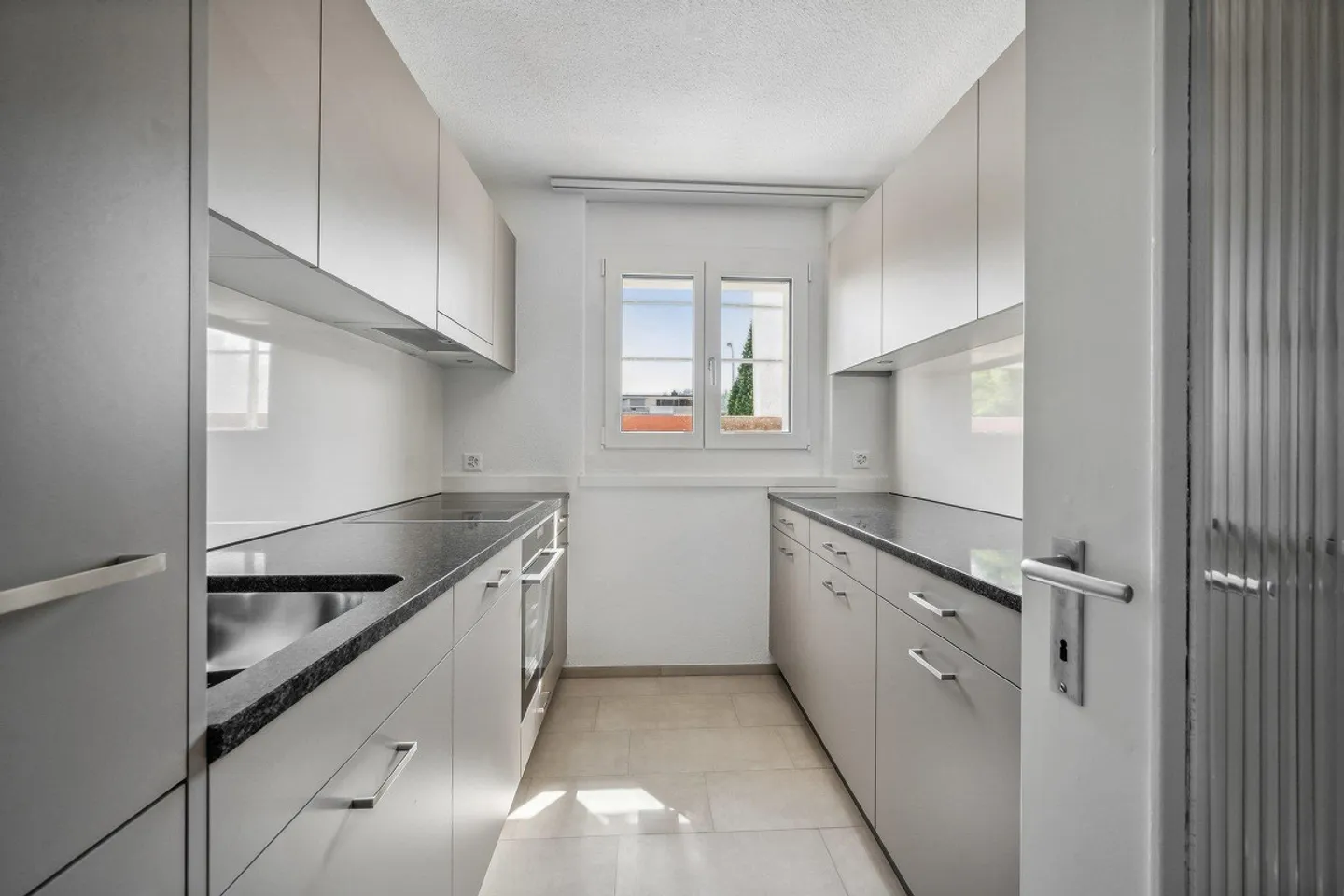 Embrach, situato centralmente, appartamento soleggiato - Foto 3 di 6