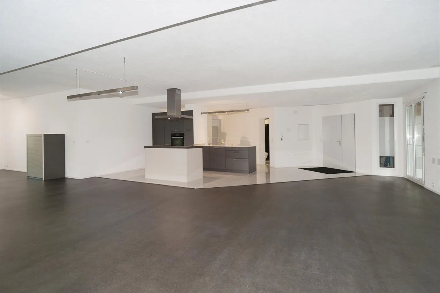 210 m2 Wohn- und Geschäftshaus - Photo 1 of 11