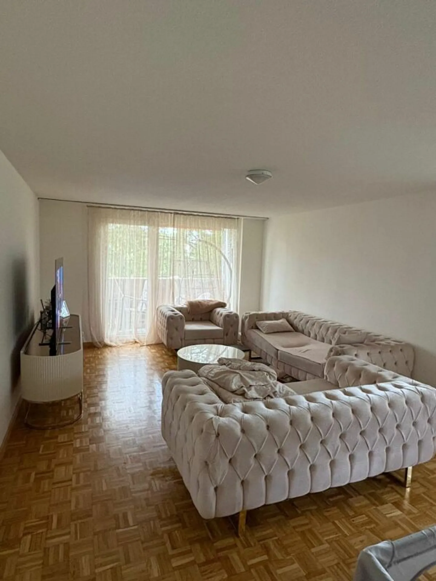 Bellissimo appartamento luminoso di 3,5 stanze al 3° piano - Foto 2 di 11