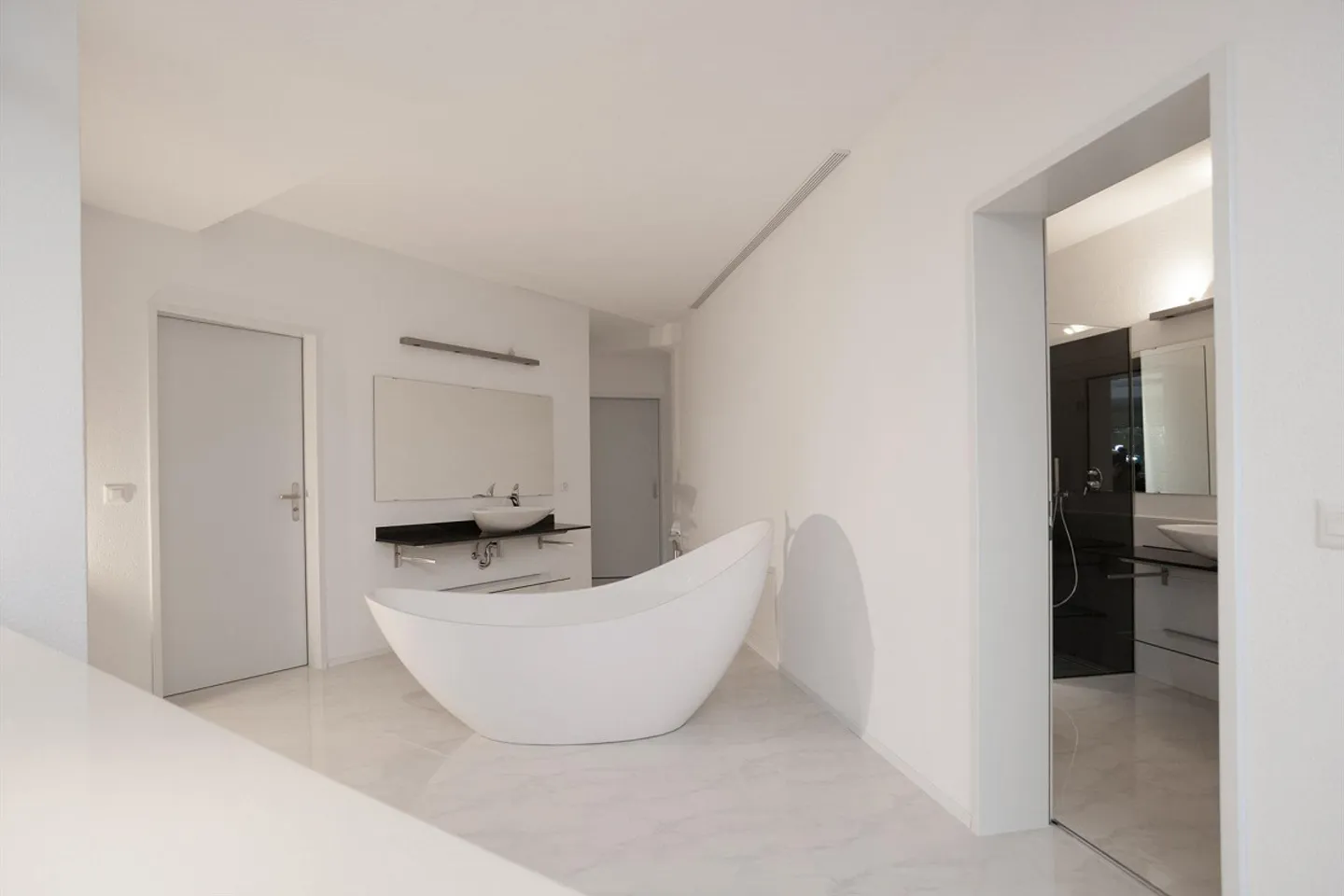 210 m2 Wohn- und Geschäftshaus - Photo 8 of 11