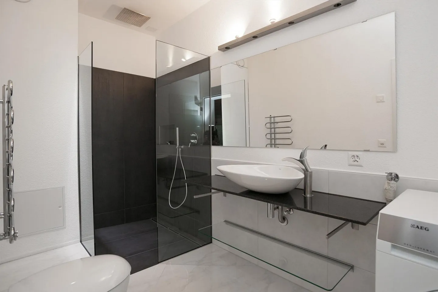 210 m2 Wohn- und Geschäftshaus - Photo 9 of 11