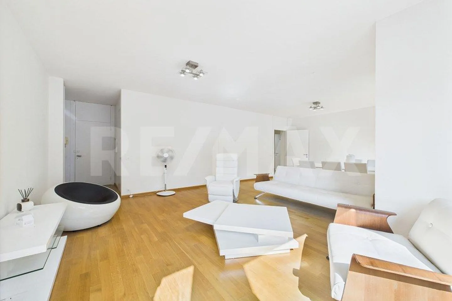 Lugano Cassarate – Elegante appartamento di 3 ½ locali, ristrutturato e a pochi passi dal lago - Foto 1 di 13
