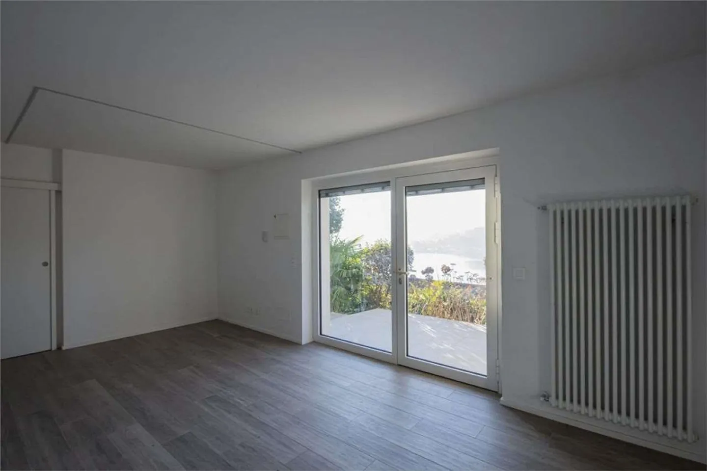 Studio avec vue sur le lac et jardin - Photo 2 sur 4