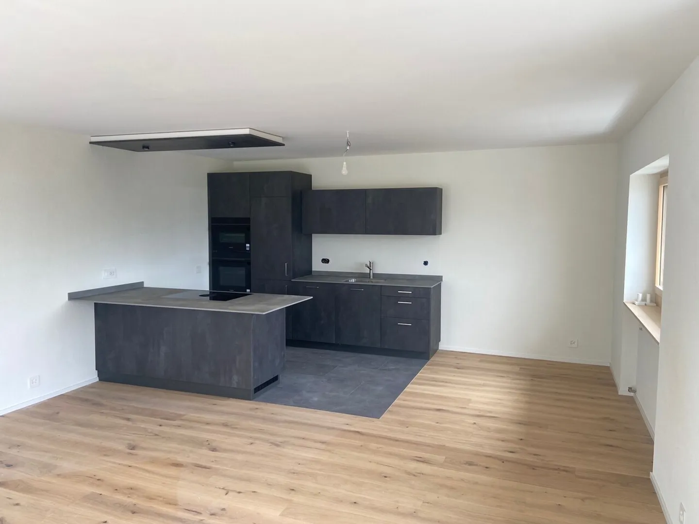 Appartamento con 3,5 stanze completamente ristrutturato - Foto 5 di 8