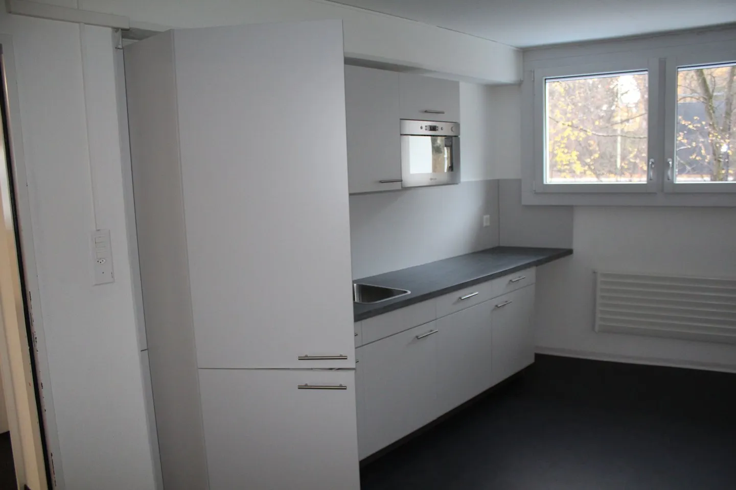 Office/Commercial Space in a High-Traffic Shopping and Industrial Area in Dietlikon - Photo 6 of 7