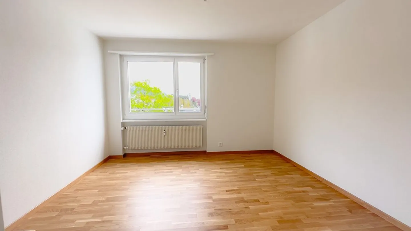 Completely renovated 4-room apartment with large balcony - Photo 6 of 12