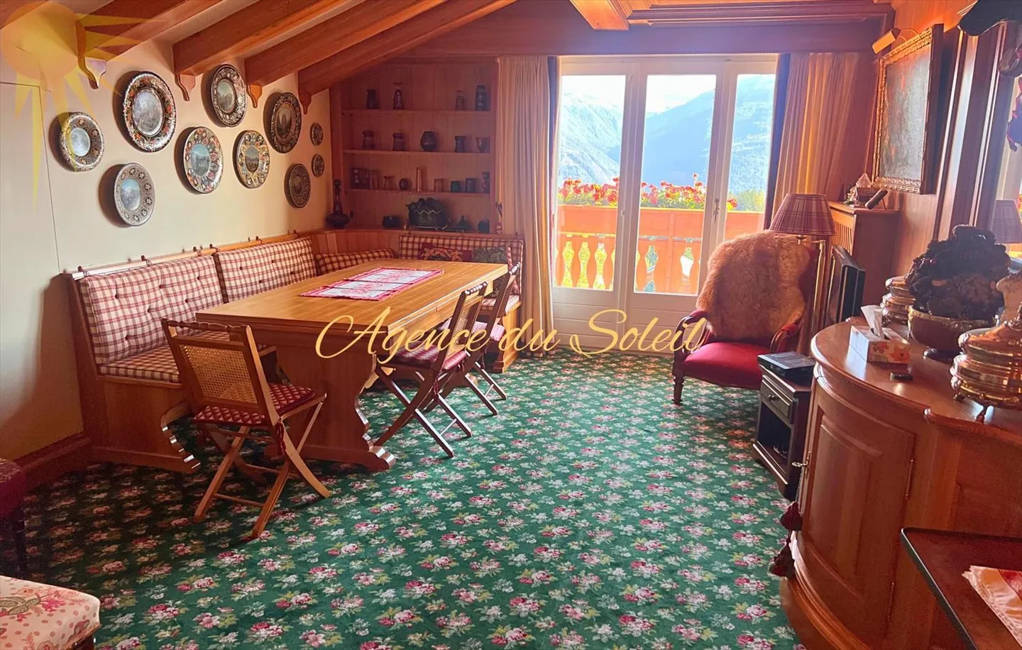Opportunité d'acquérir 2 appartements interconnectés dans un espace penthouse privé au cœur de Crans-Montana ! 2 places de parking (garage) sont INCLUSES dans le prix ! - Photo 4 sur 13