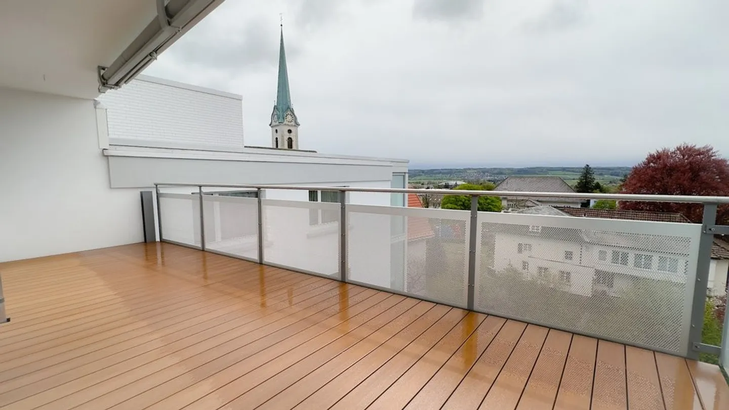 Completely renovated 4-room apartment with large balcony - Photo 11 of 12