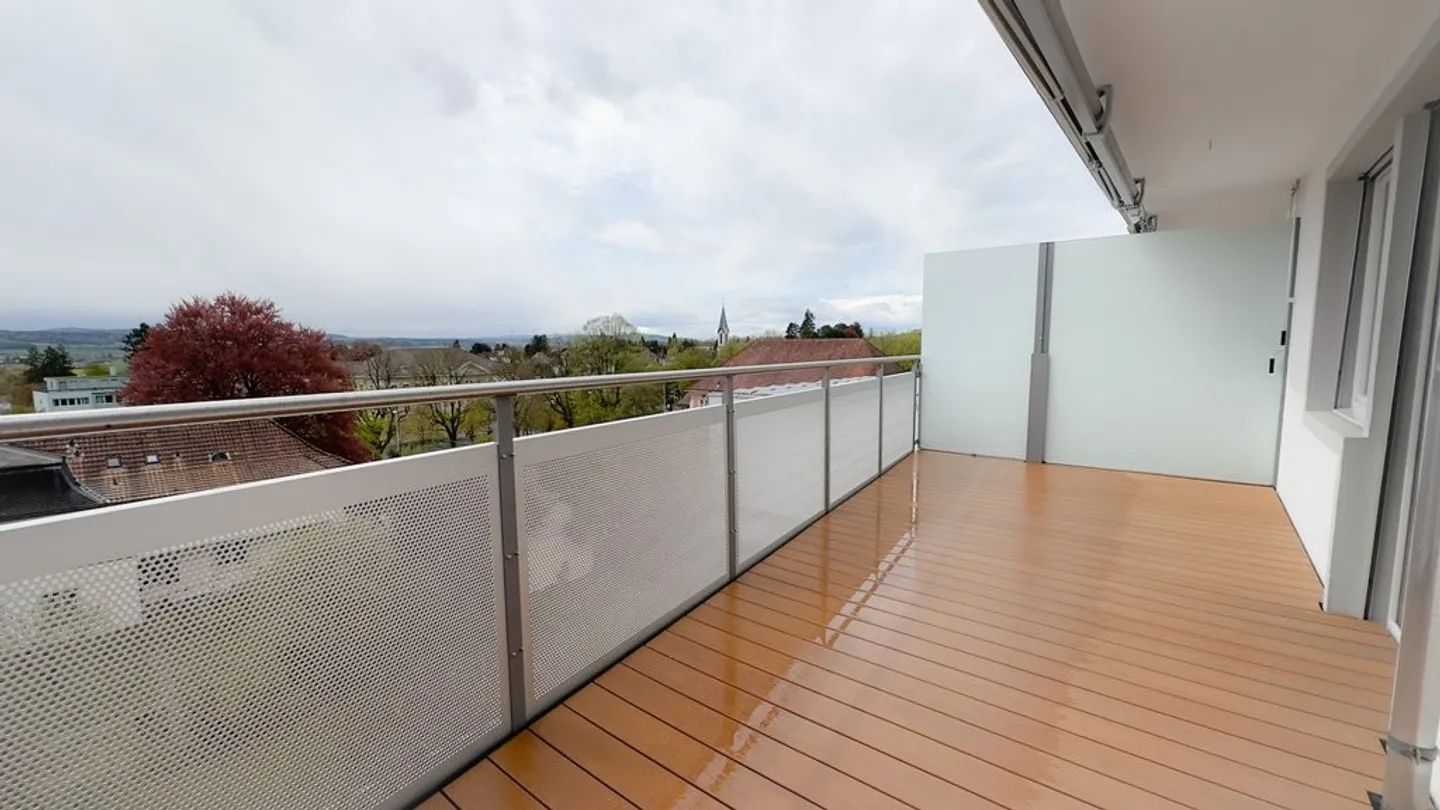 Completely renovated 4-room apartment with large balcony - Photo 12 of 12