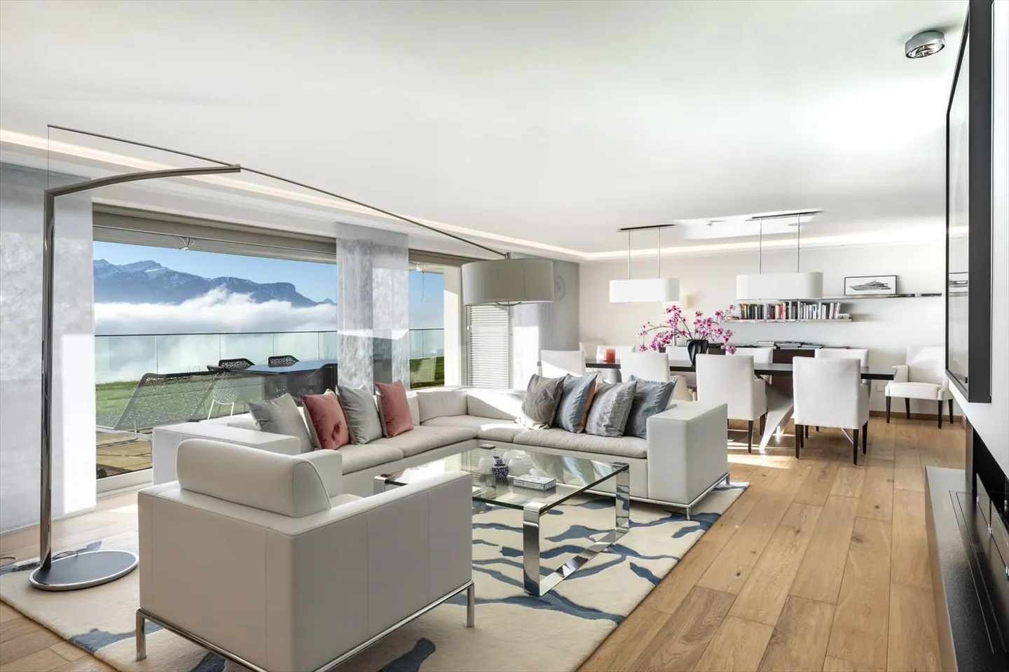 Prachtvolle 6.5-Zimmer-Wohnung mit atemberaubendem Blick auf den See - Foto 1 von 13
