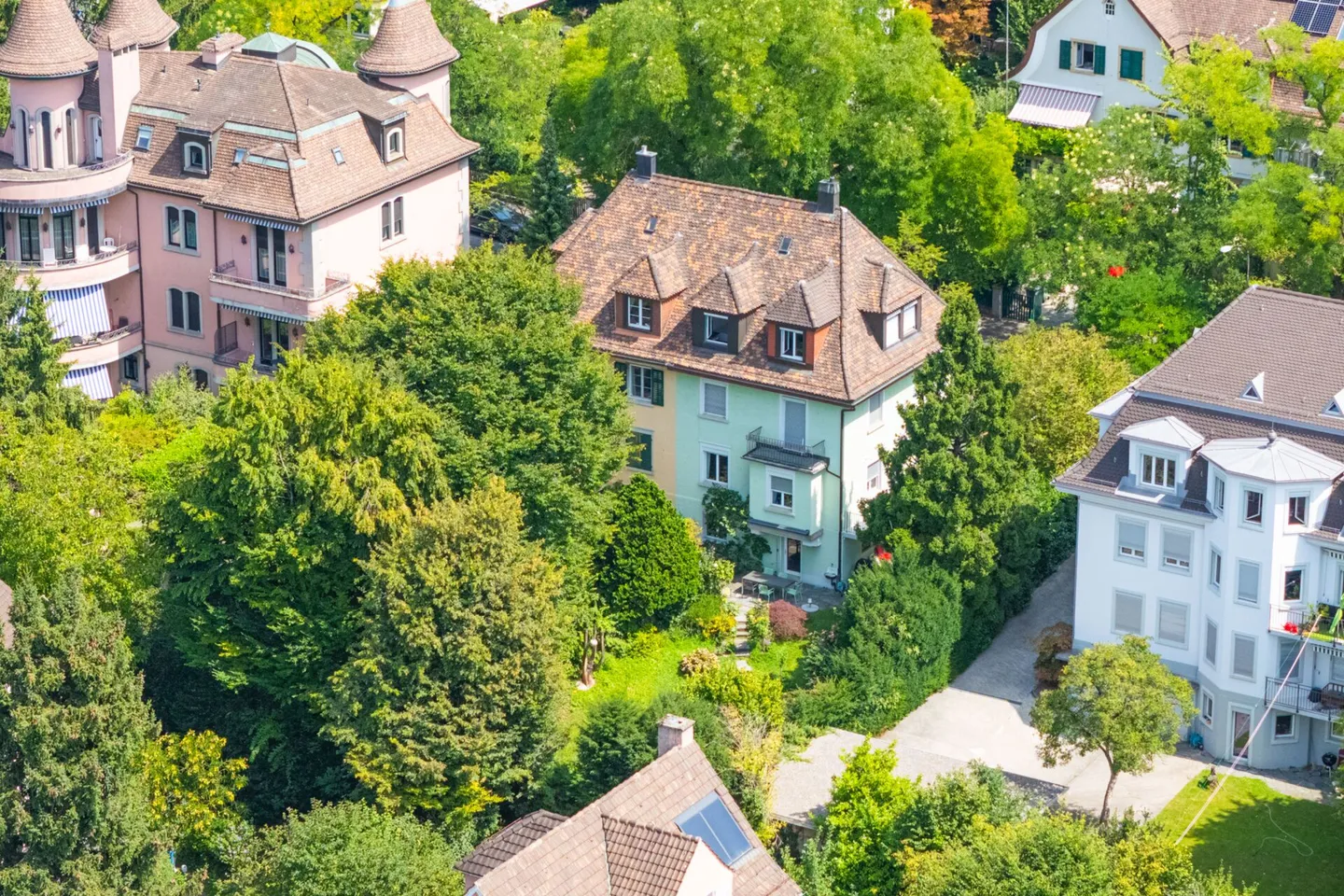Gioiello residenziale affascinante con vista sulla città nel ricercato quartiere residenziale di Zurigo - Foto 4 di 11