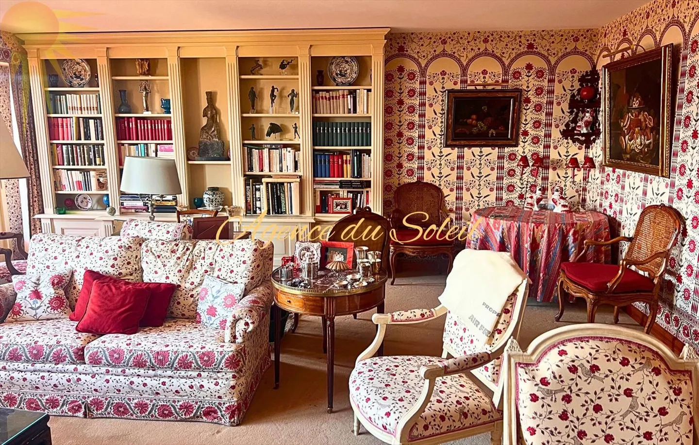 Opportunité d'acquérir 2 appartements interconnectés dans un espace penthouse privé au cœur de Crans-Montana ! 2 places de parking (garage) sont INCLUSES dans le prix ! - Photo 11 sur 13