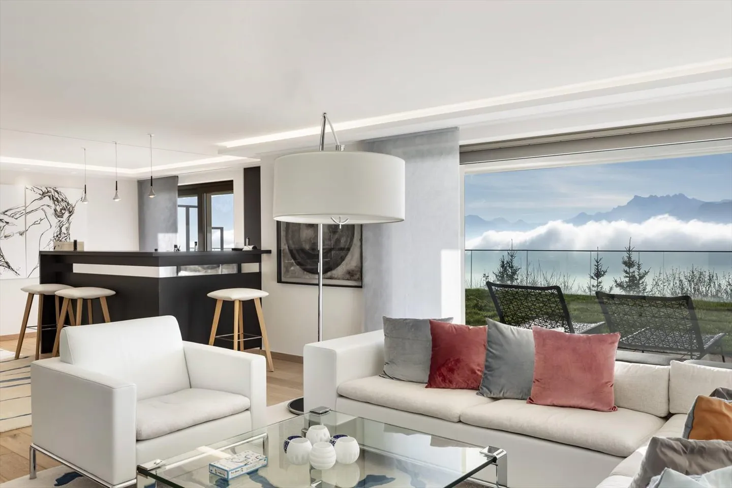 Prachtvolle 6.5-Zimmer-Wohnung mit atemberaubendem Blick auf den See - Foto 2 von 13