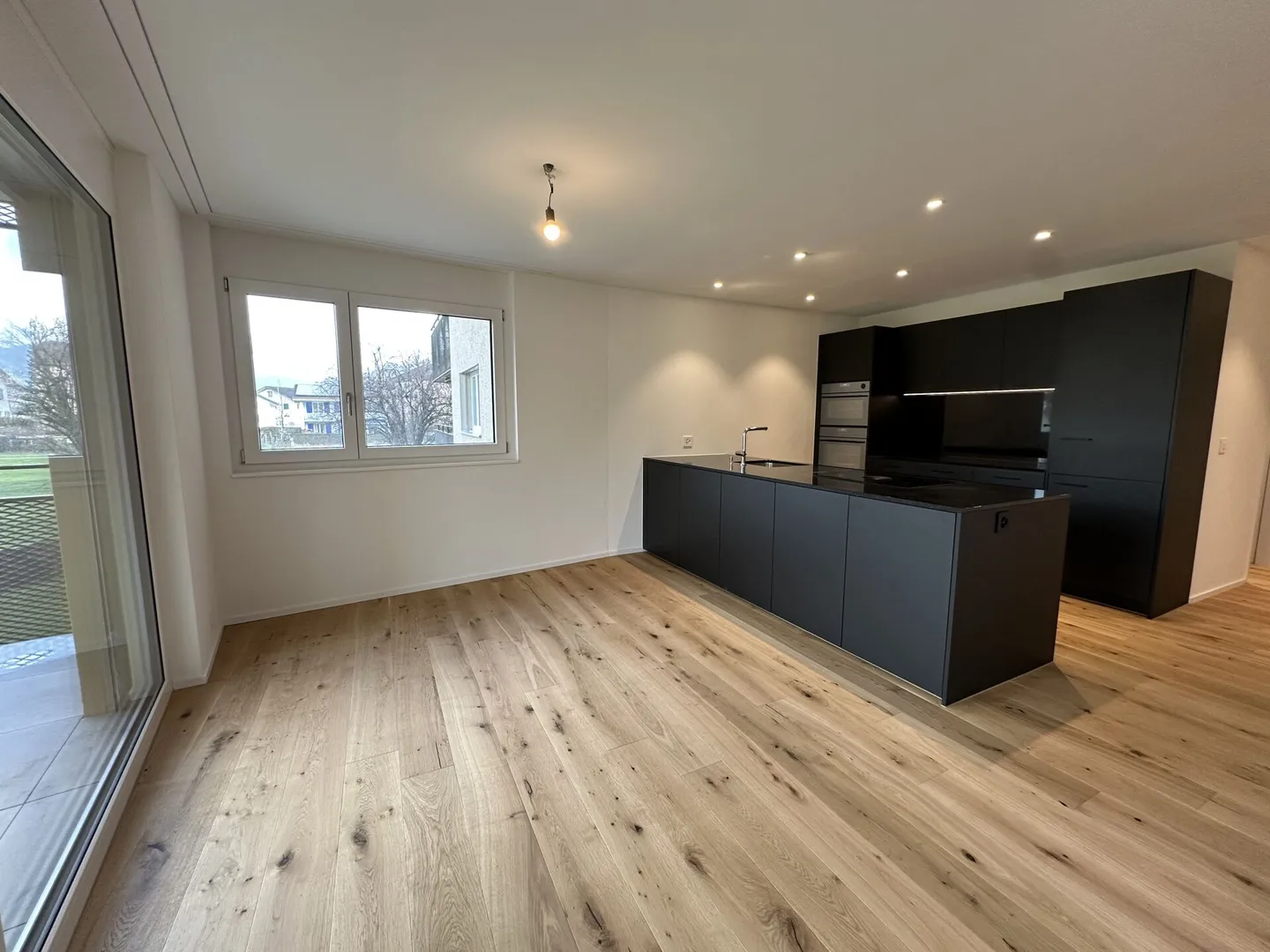 Nouvel appartement avec vue sur la montagne - Photo 2 sur 4